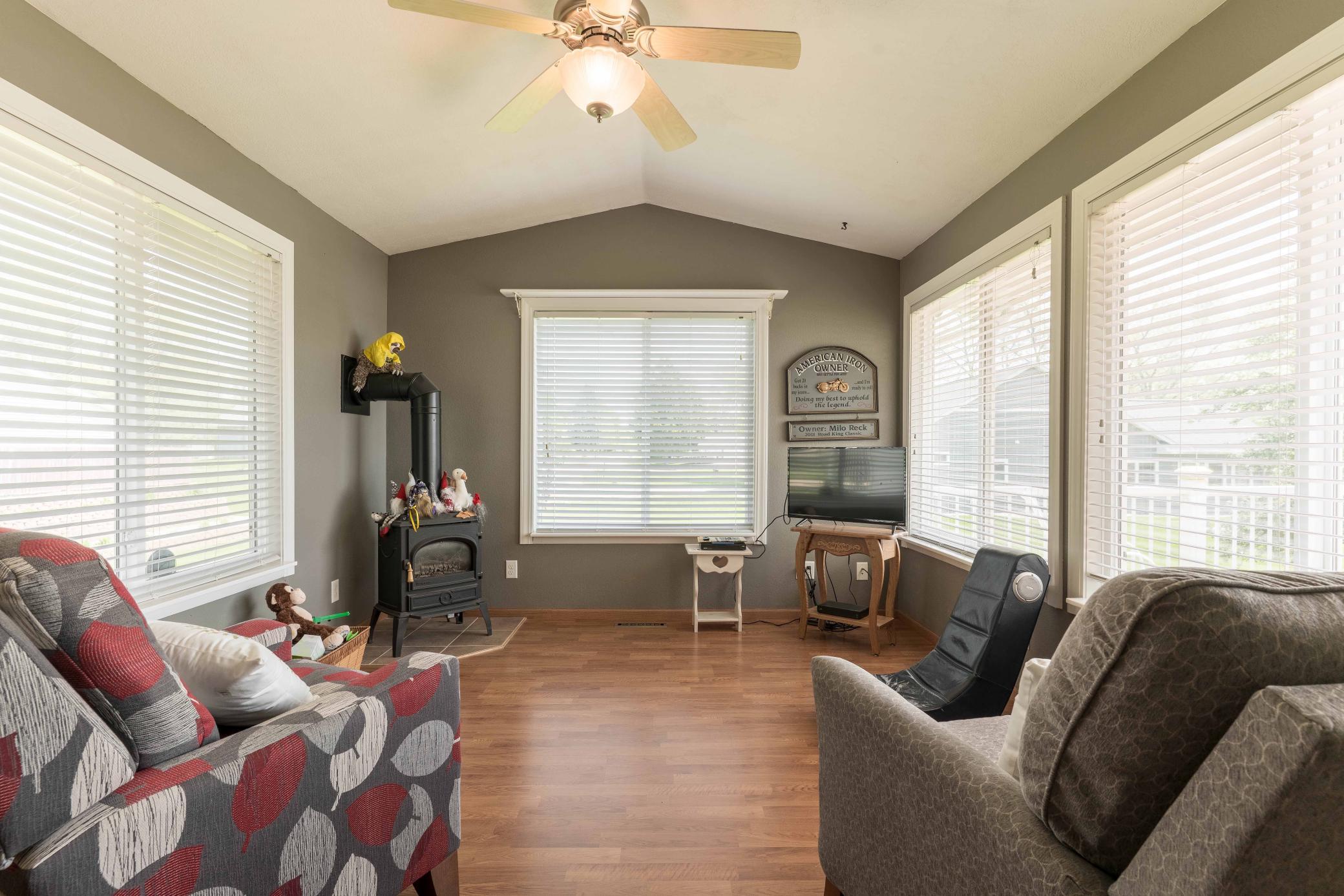 1993 single family home for sale at 124 Bethesda Street NW in Alexandria, MN — 3 bed, 2 bath (photo 24 of 63)