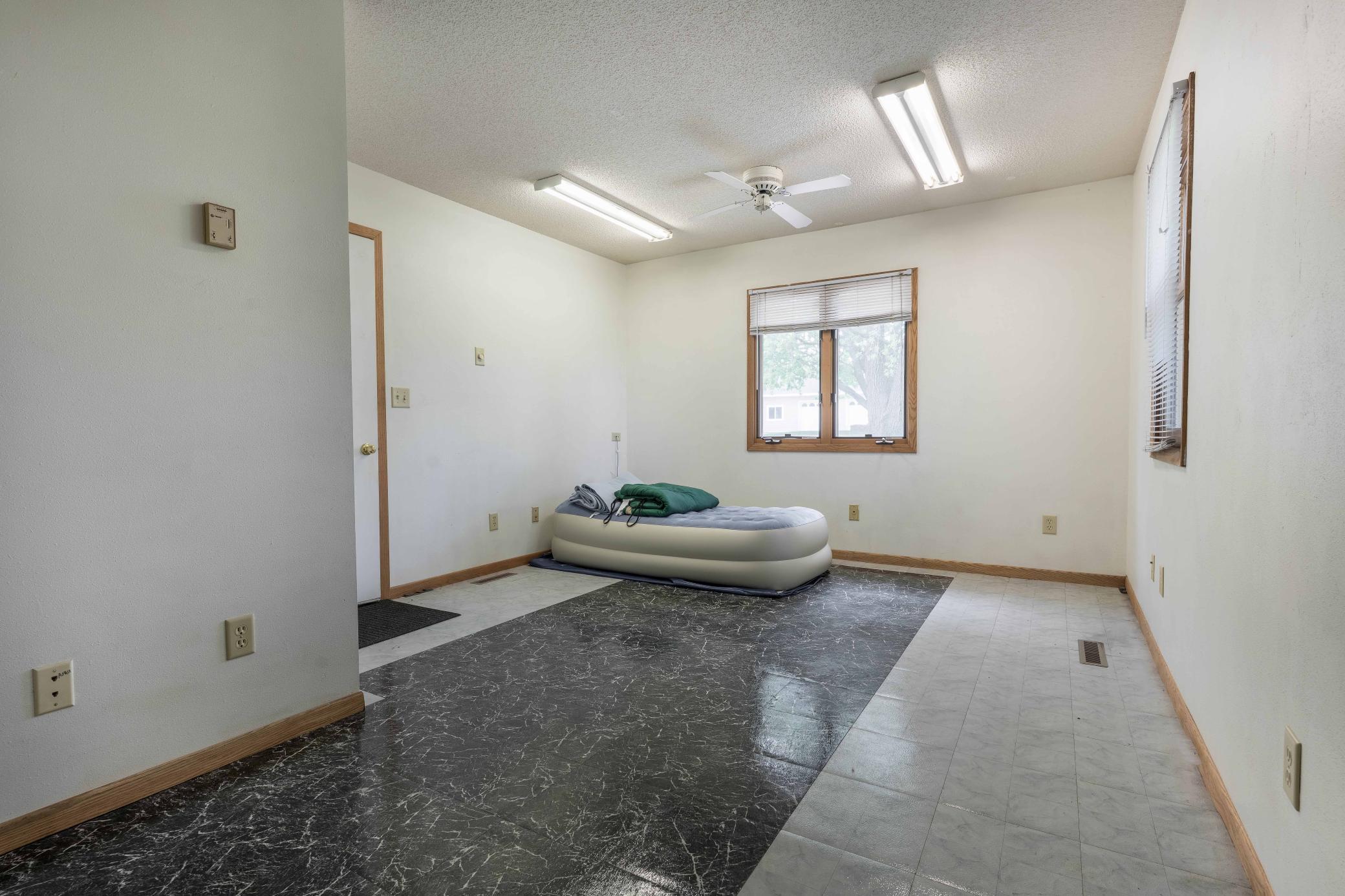1993 single family home for sale at 124 Bethesda Street NW in Alexandria, MN — 3 bed, 2 bath (photo 38 of 63)
