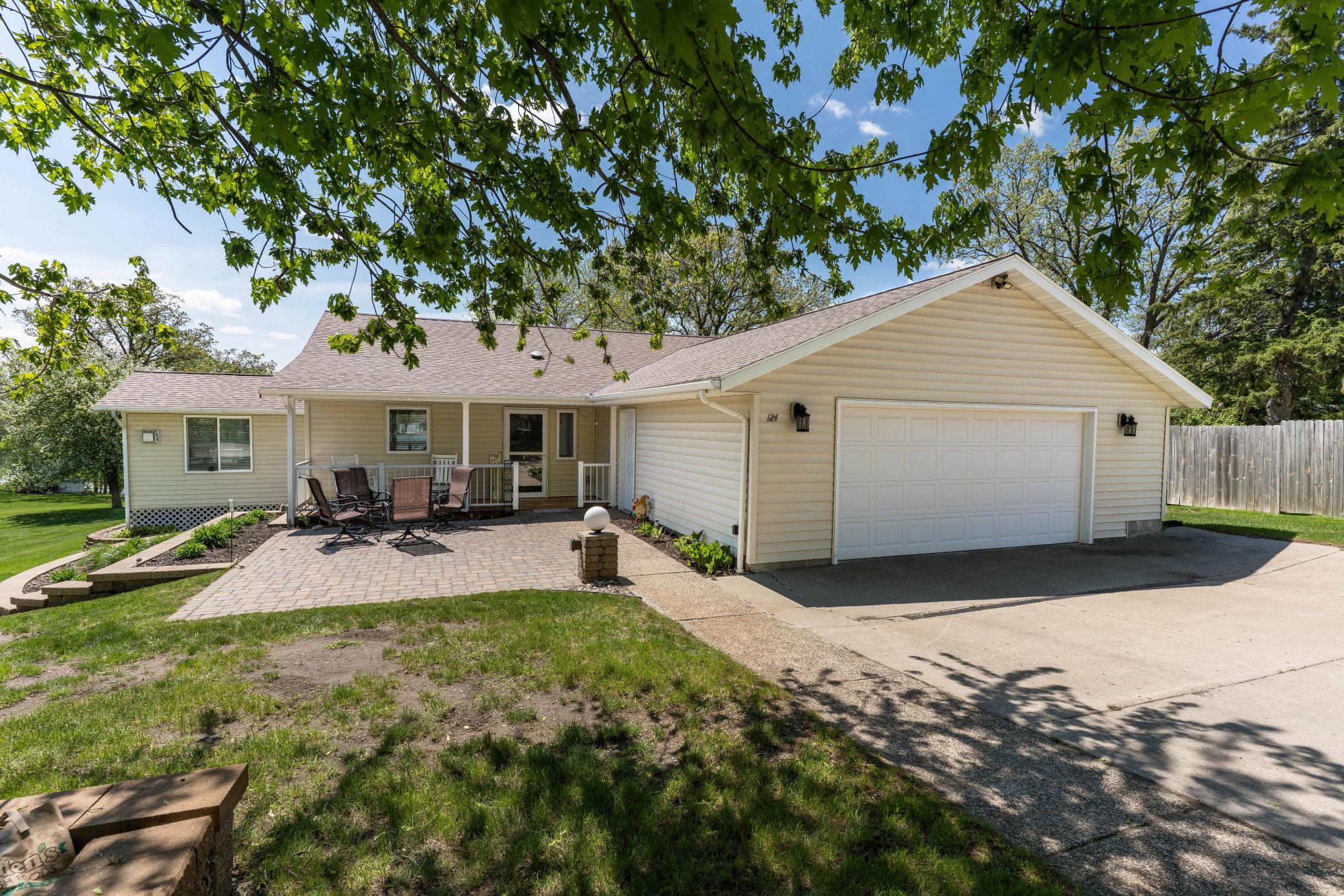 1993 single family home for sale at 124 Bethesda Street NW in Alexandria, MN — 3 bed, 2 bath (photo 62 of 63)