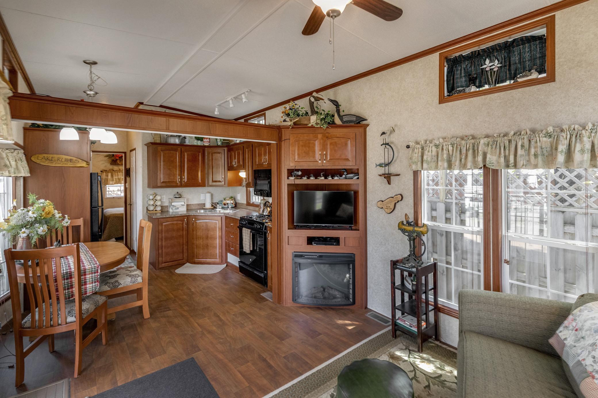 2014 single family home for sale at 20174 Rudbeck Road, Unit Unit 16 in Brainerd, MN — 1 bed, 1 bath (photo 5 of 28)