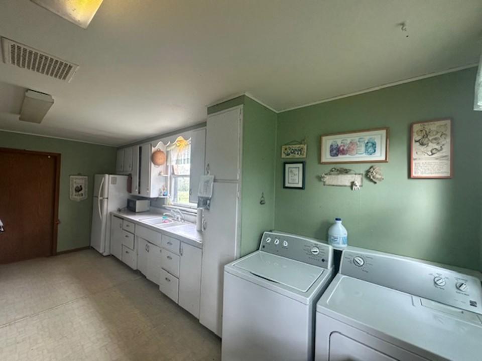 1915 single family home for sale at 42961 165th Street in Clitherall, MN — 4 bed, 2 bath (photo 15 of 61)