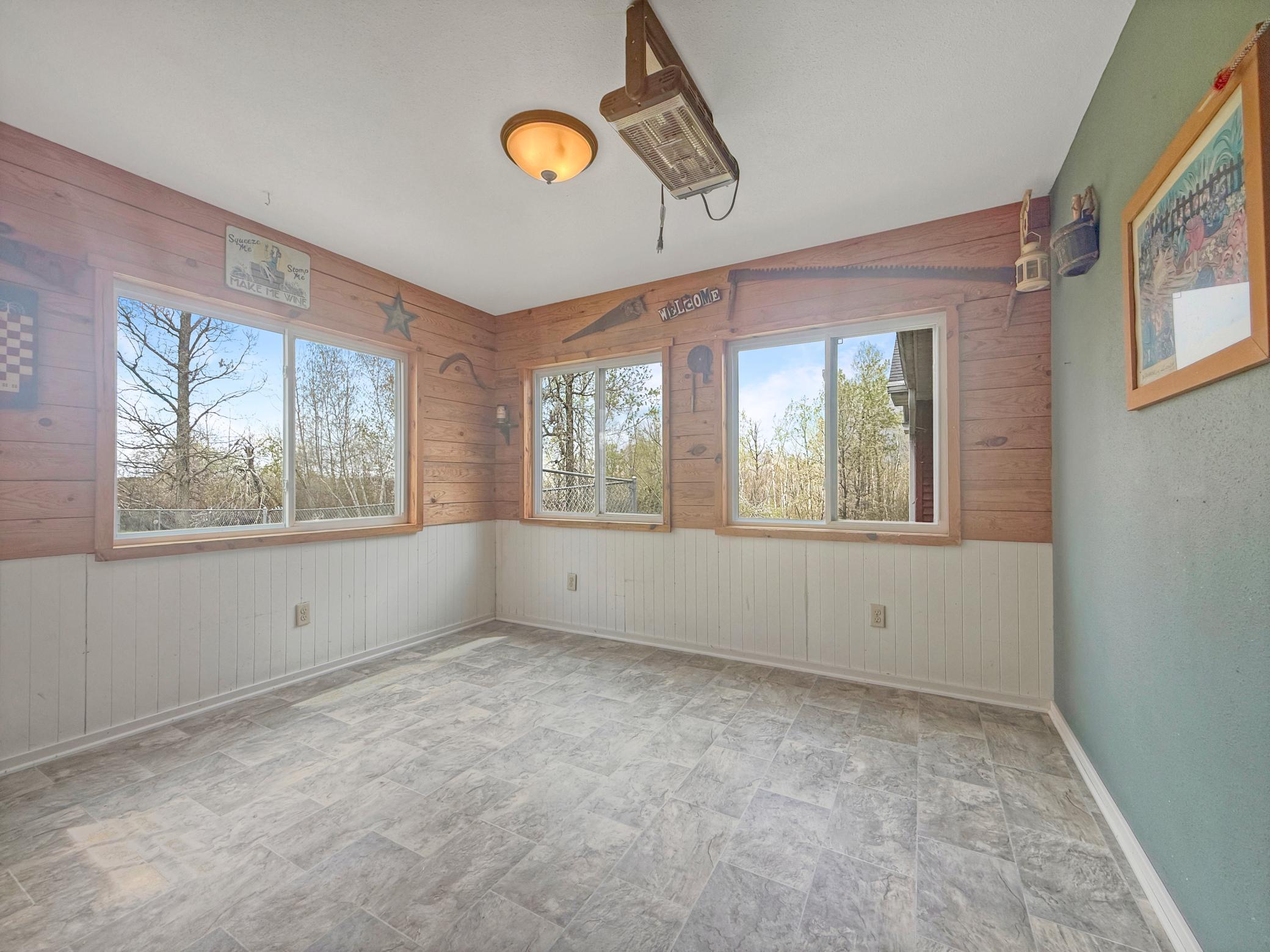 2009 single family home for sale at 3249 Woodland Hills Drive SE in Bemidji, MN — 4 bed, 3 bath (photo 11 of 24)