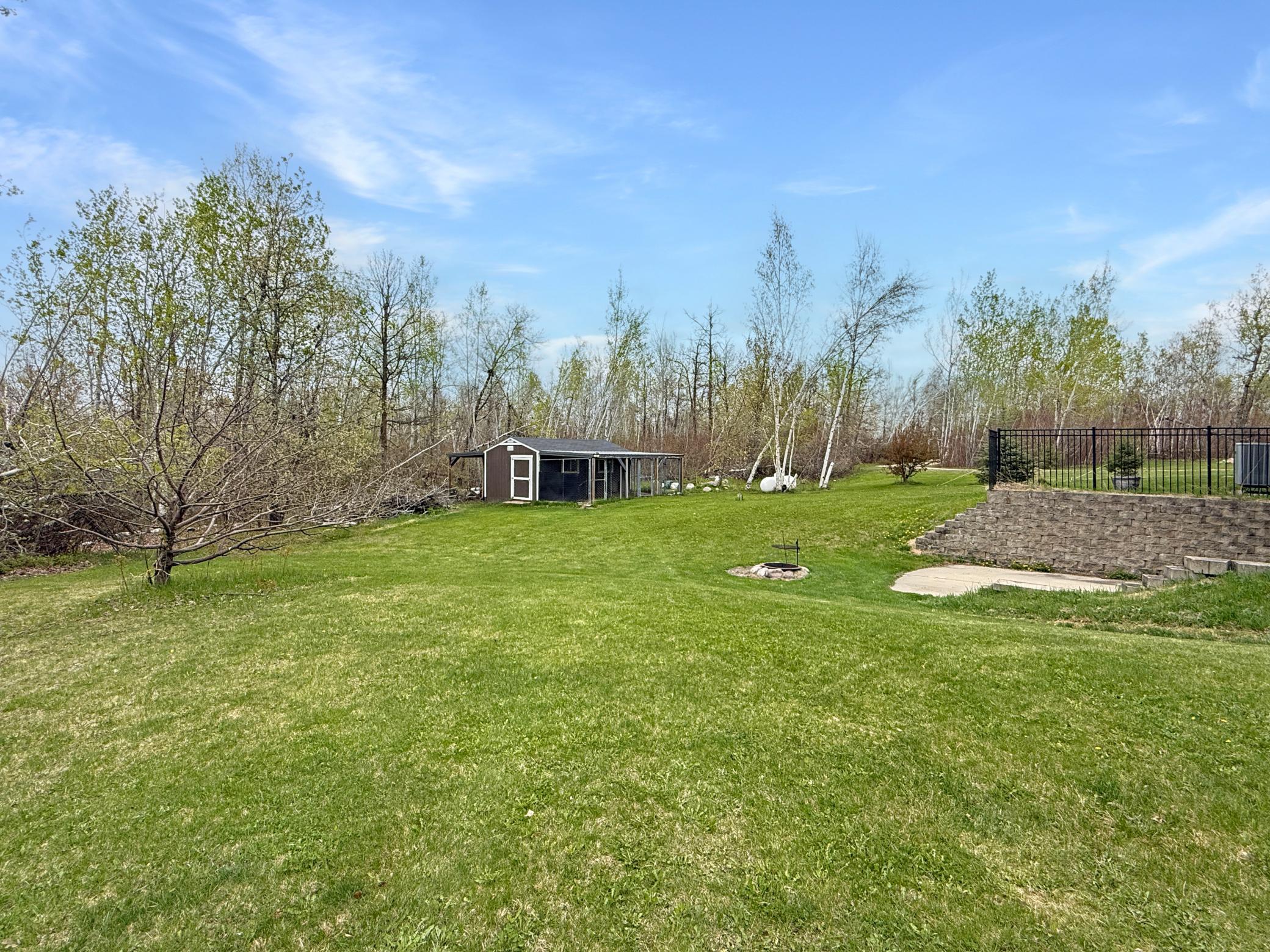 2009 single family home for sale at 3249 Woodland Hills Drive SE in Bemidji, MN — 4 bed, 3 bath (photo 22 of 24)