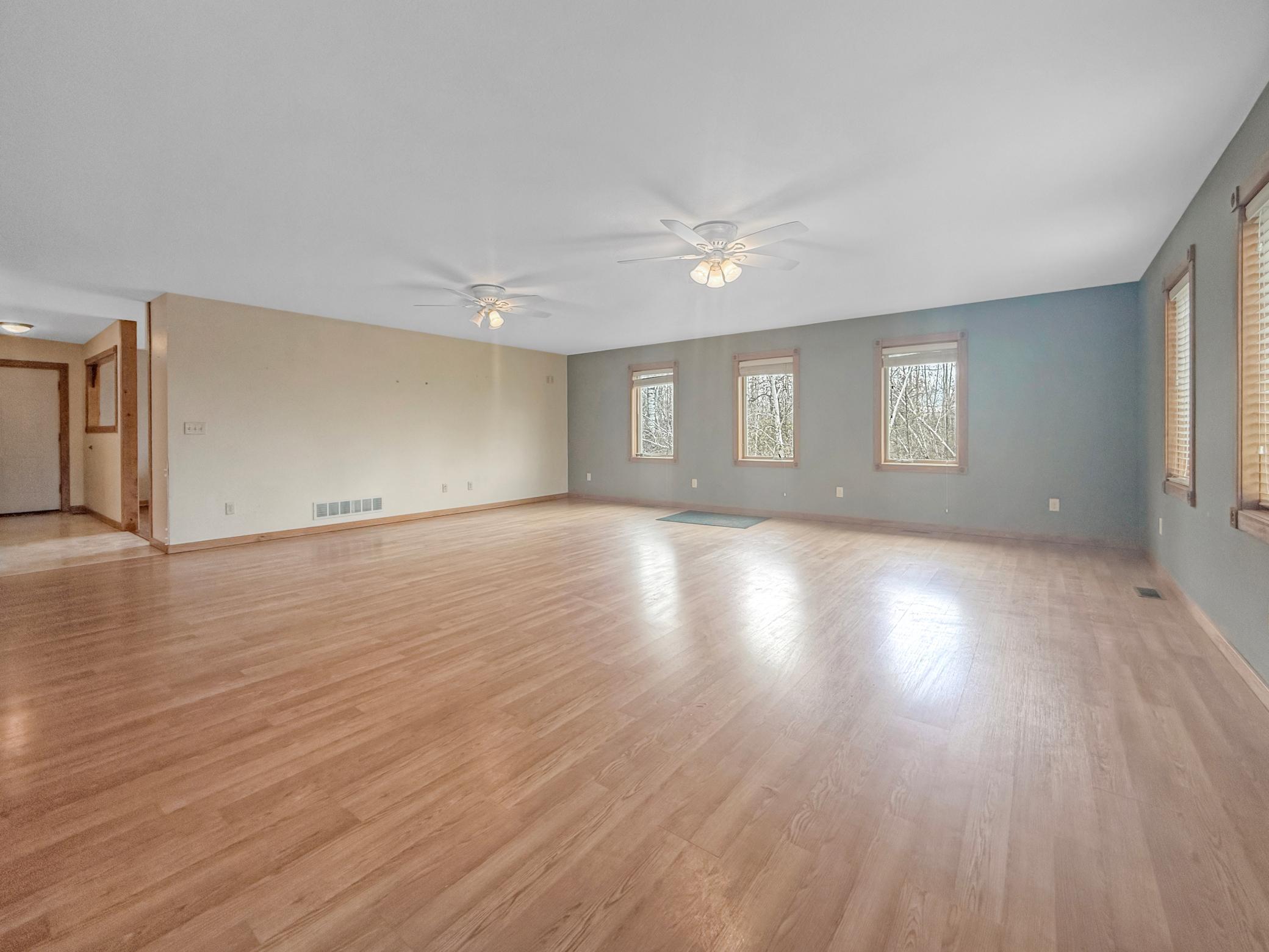 2009 single family home for sale at 3249 Woodland Hills Drive SE in Bemidji, MN — 4 bed, 3 bath (photo 8 of 24)