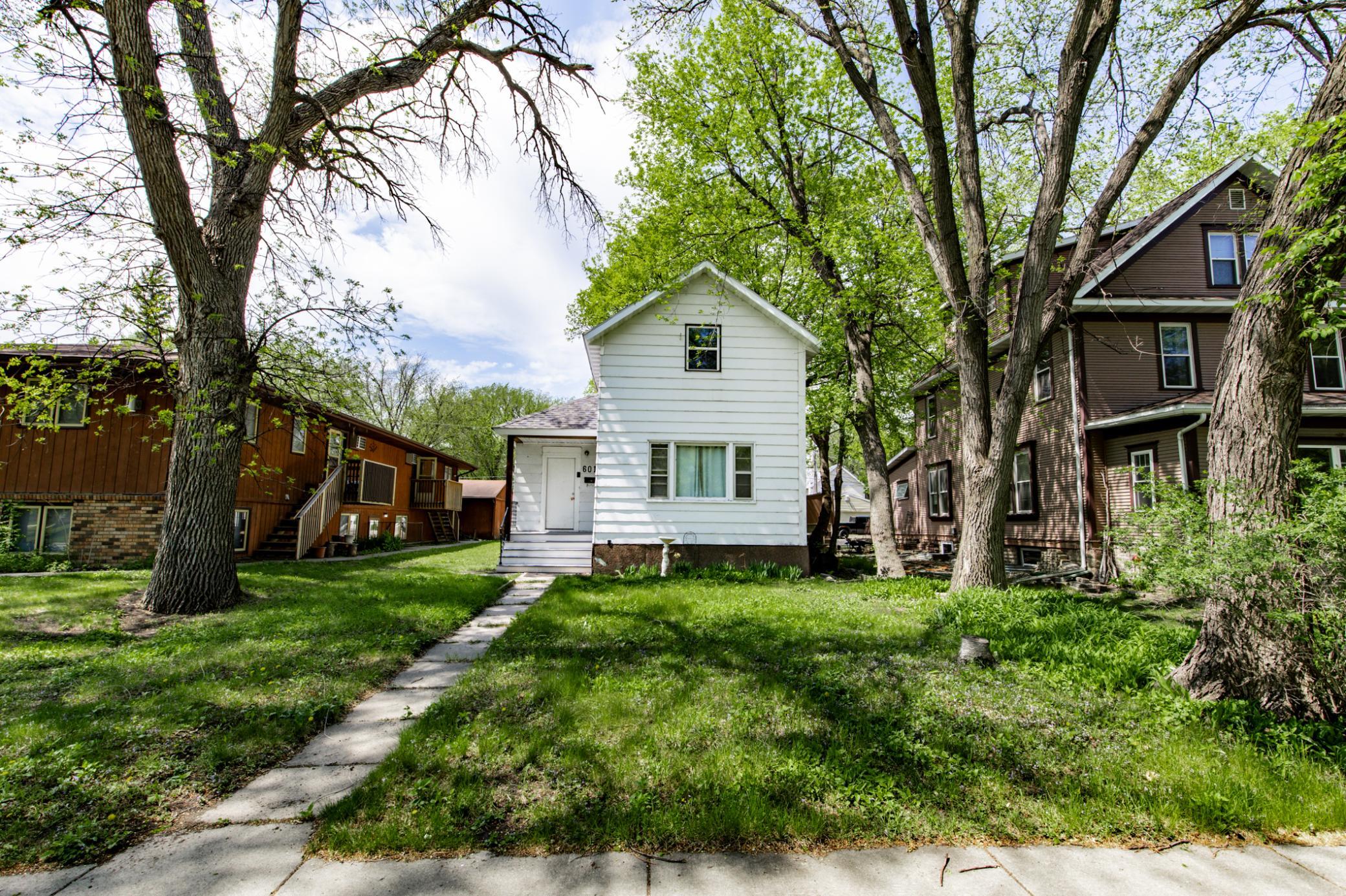 601 10th Street S, Fargo ND 58103 - Photo 5 of 44