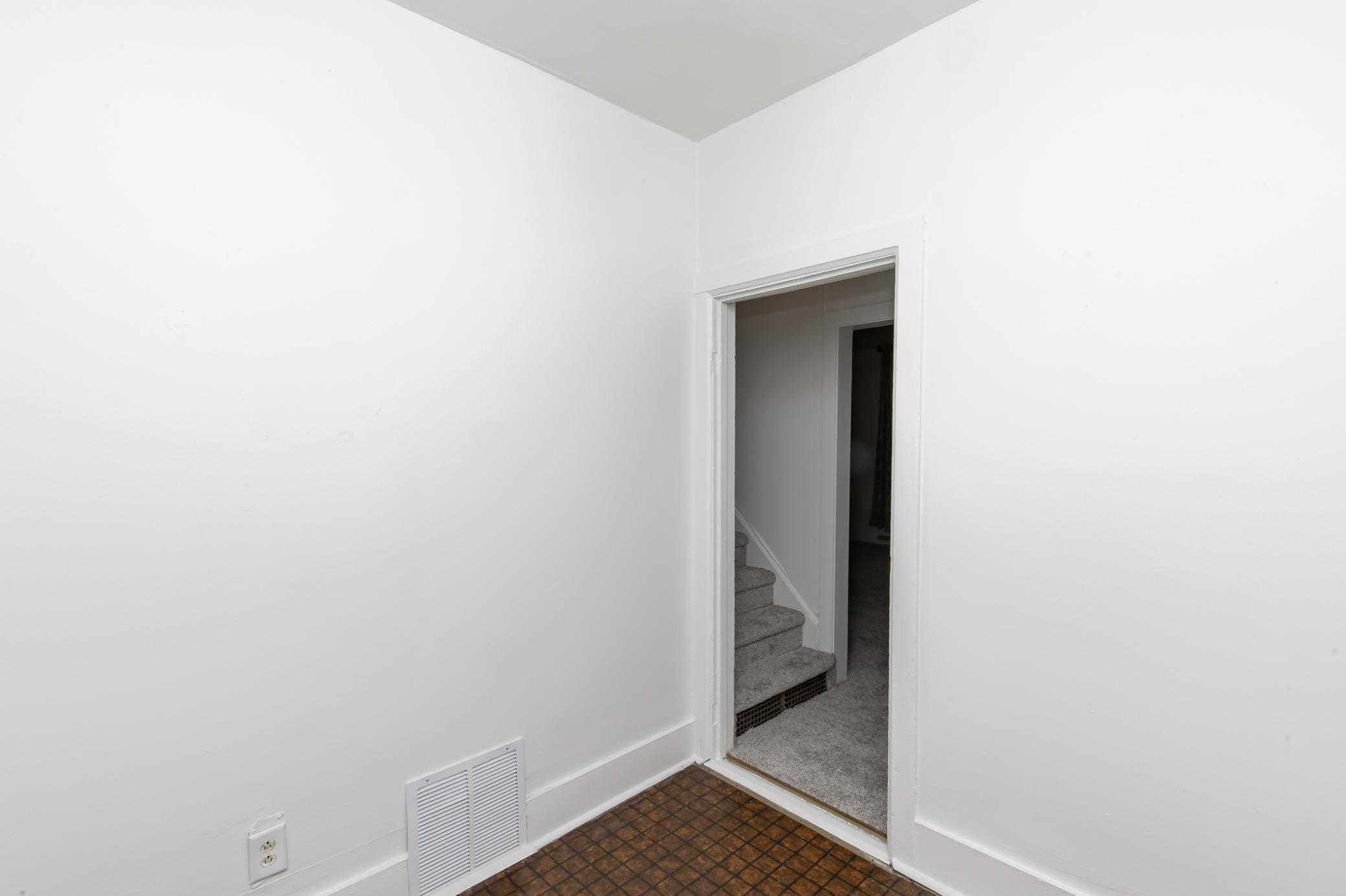 601 10th Street S, Fargo ND 58103 - Photo 10 of 44