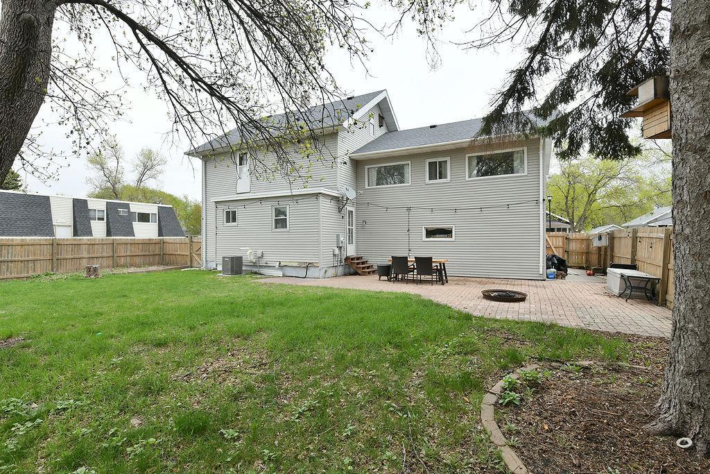 1533 16th Street S, Fargo ND 58103 - Photo 2 of 41