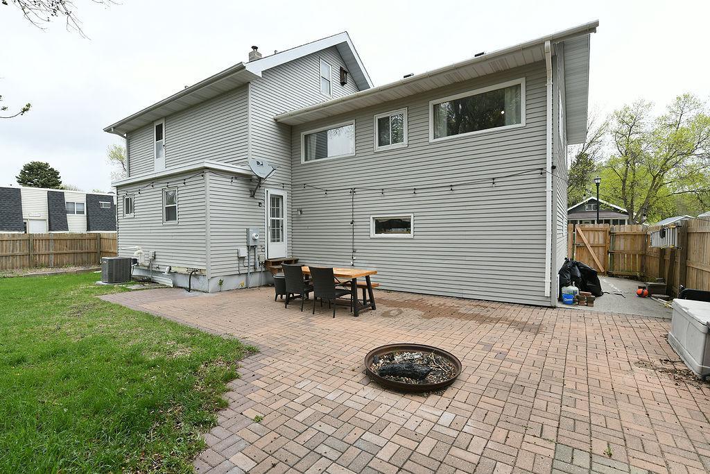 1533 16th Street S, Fargo ND 58103 - Photo 3 of 41