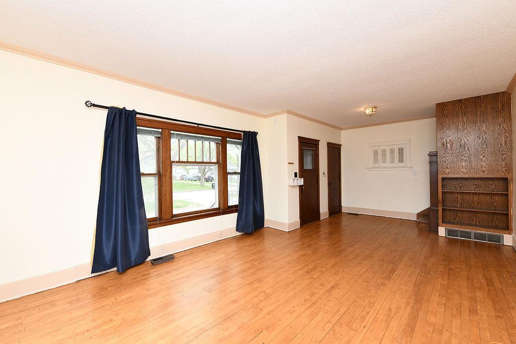 1533 16th Street S, Fargo ND 58103 - Photo 8 of 41