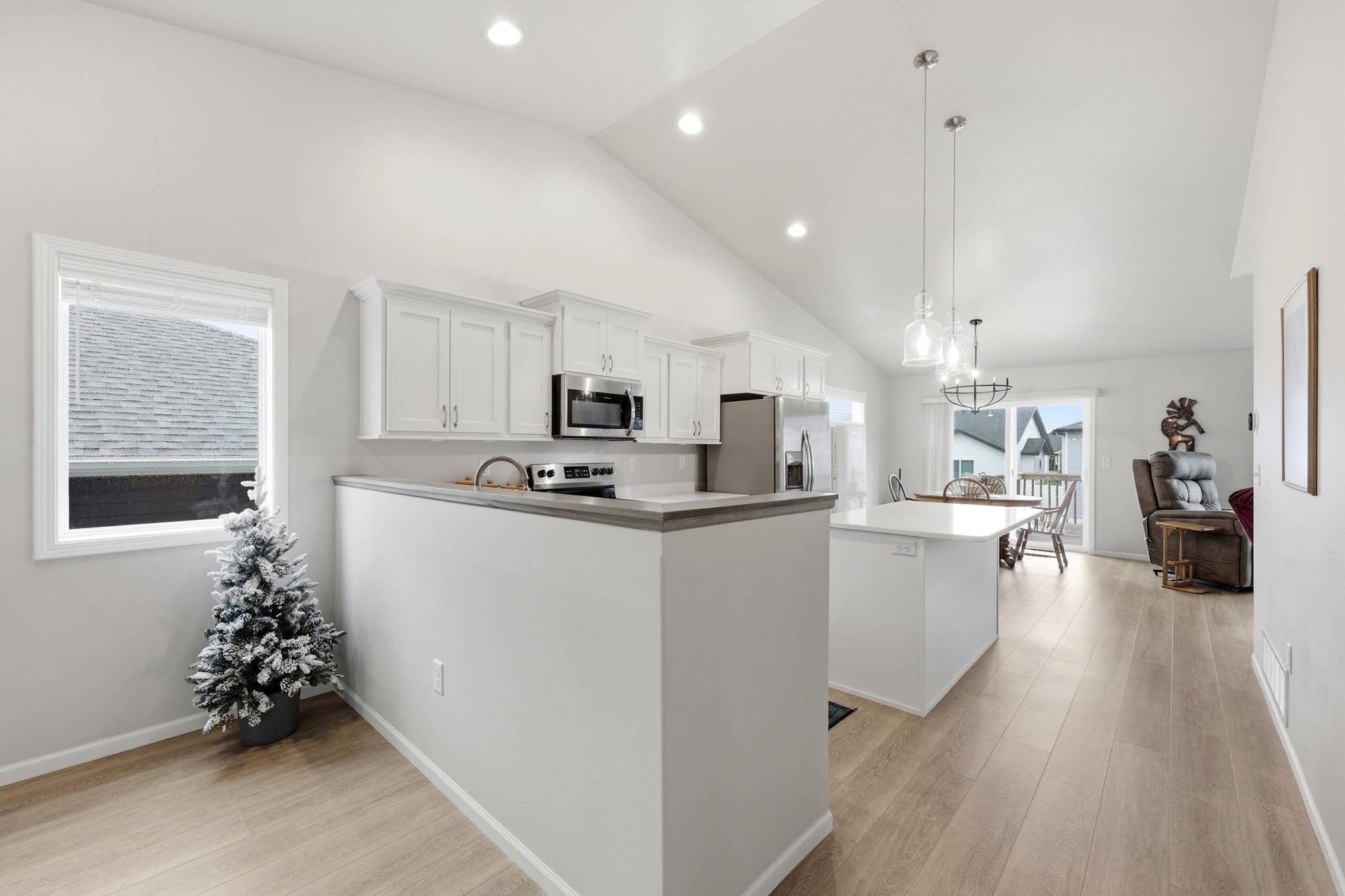 1520 67th Avenue S, Fargo ND 58104 - Photo 4 of 30