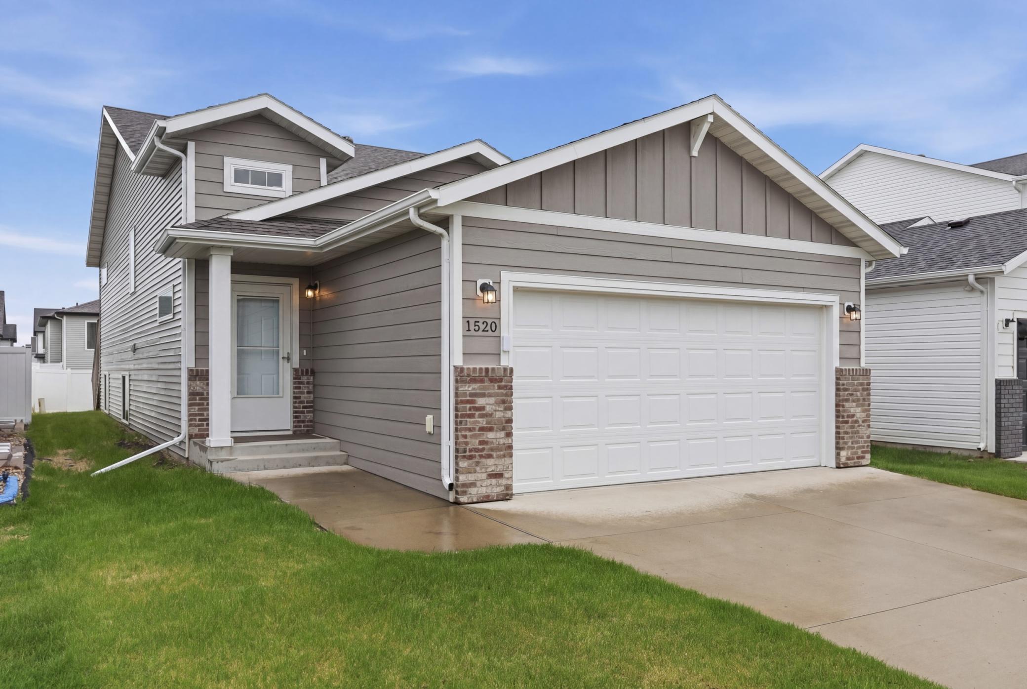 2021 single family home for sale at 1520 67th Avenue S in Fargo, ND — 4 bed, 2 bath