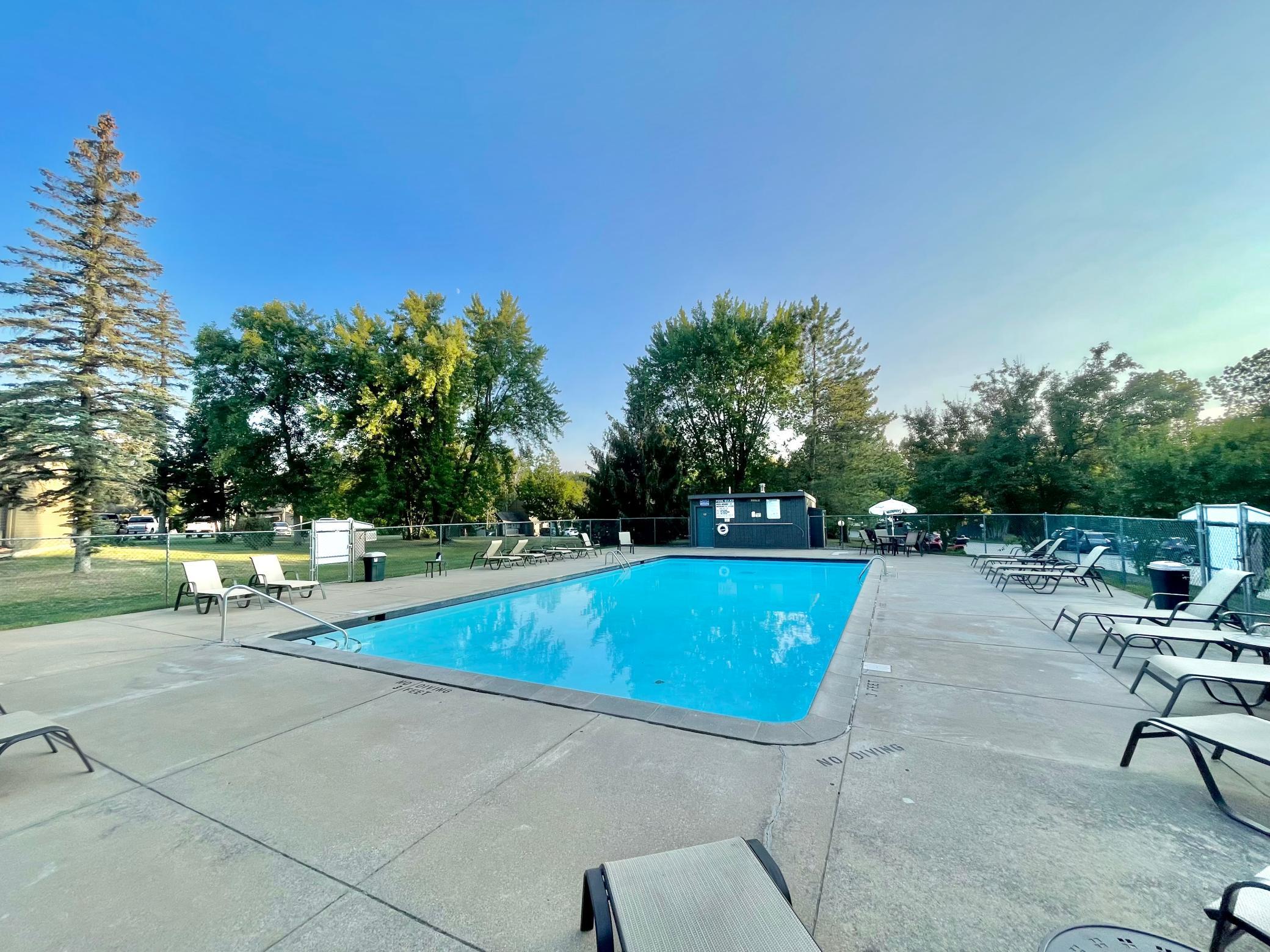 1973 townhouse for sale at 306 Quadna Mountain Road in Hill City, MN — 1 bed, 1 bath (photo 3 of 8)