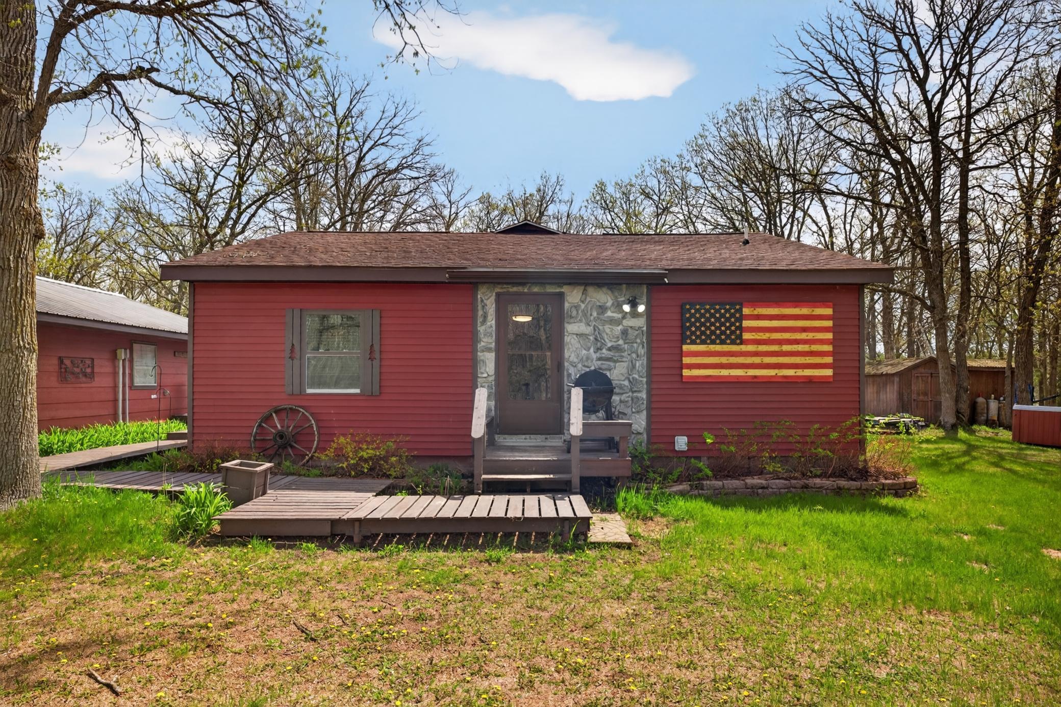 1976 single family home for sale at 13260 Bluebird Drive in Menahga, MN — 2 bed, 2 bath (photo 2 of 34)