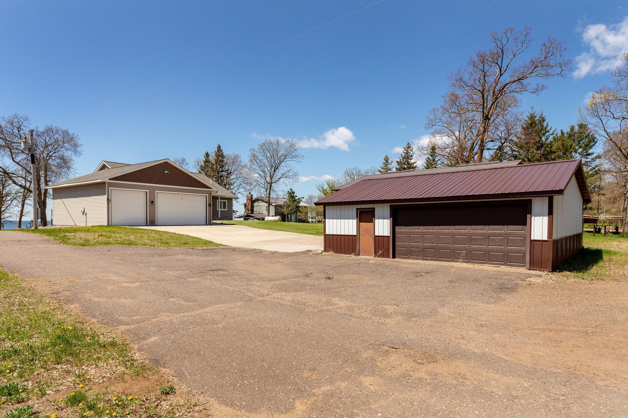 2014 single family home for sale at 33259 State Highway 18 in Aitkin, MN — 5 bed, 5 bath (photo 2 of 41)