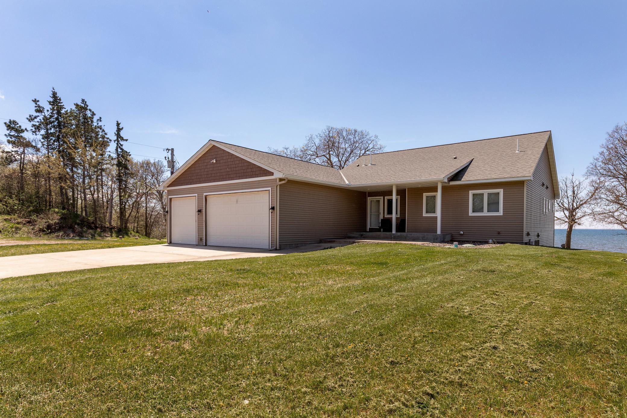 2014 single family home for sale at 33259 State Highway 18 in Aitkin, MN — 5 bed, 5 bath (photo 3 of 41)