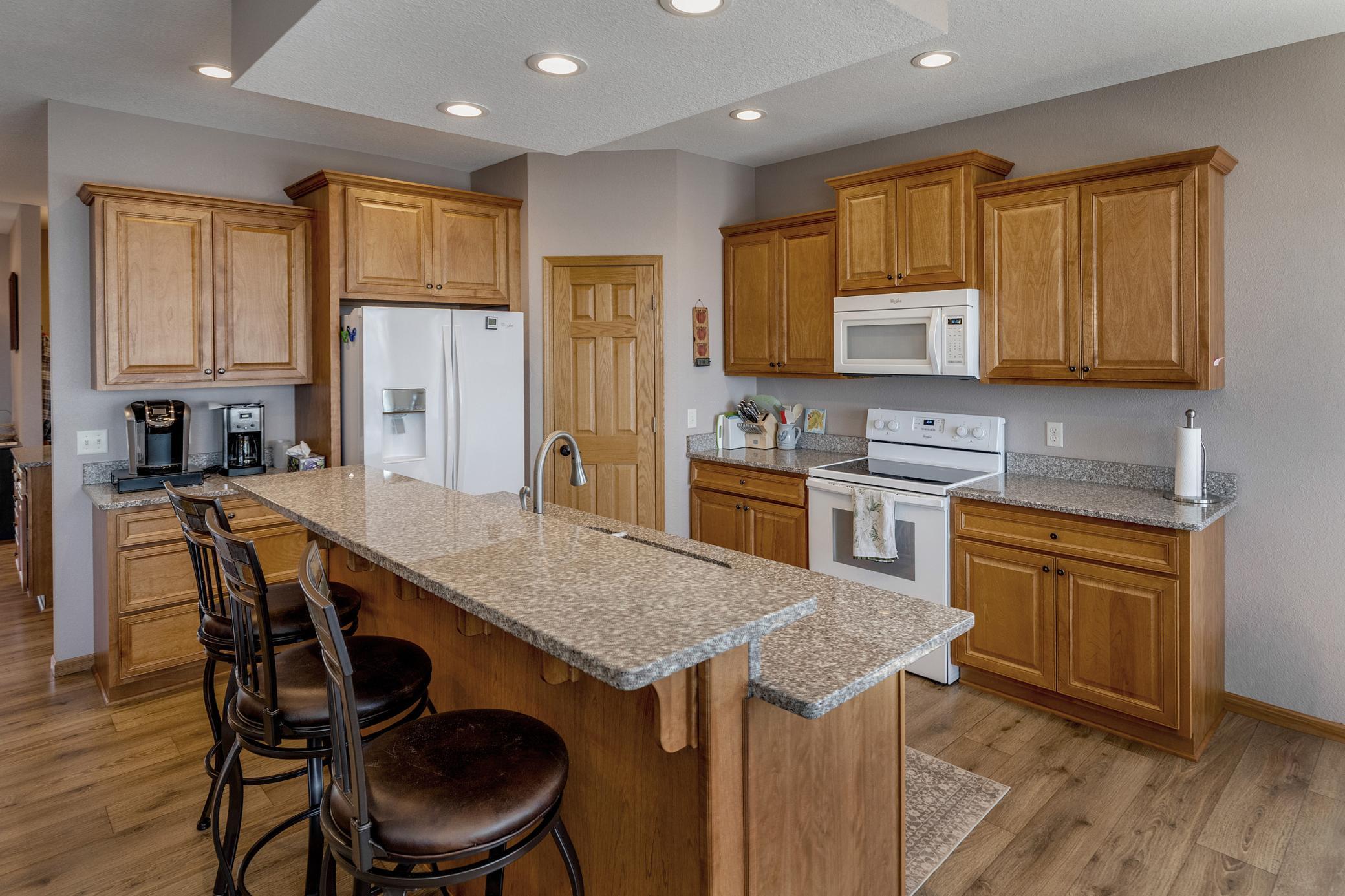 2014 single family home for sale at 33259 State Highway 18 in Aitkin, MN — 5 bed, 5 bath (photo 8 of 41)