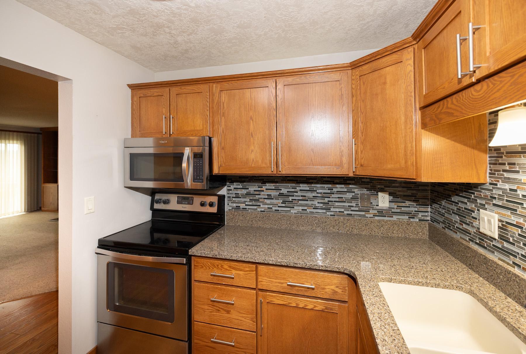 1102 23rd Street S, Fargo ND 58103 - Photo 4 of 24