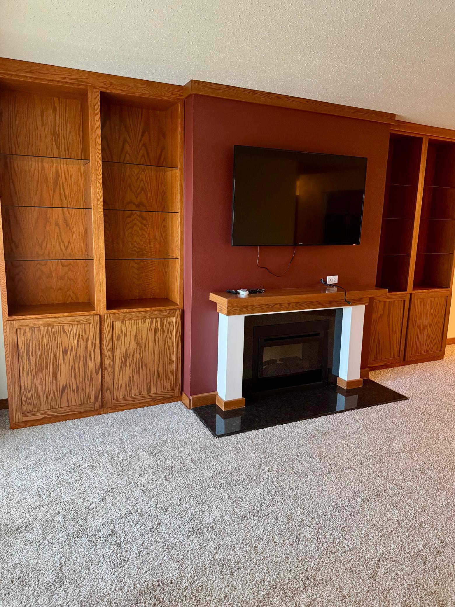 1979 condo for sale at 1102 23rd Street S, Unit D10 in Fargo, ND — 2 bed, 1 bath (photo 4 of 23)
