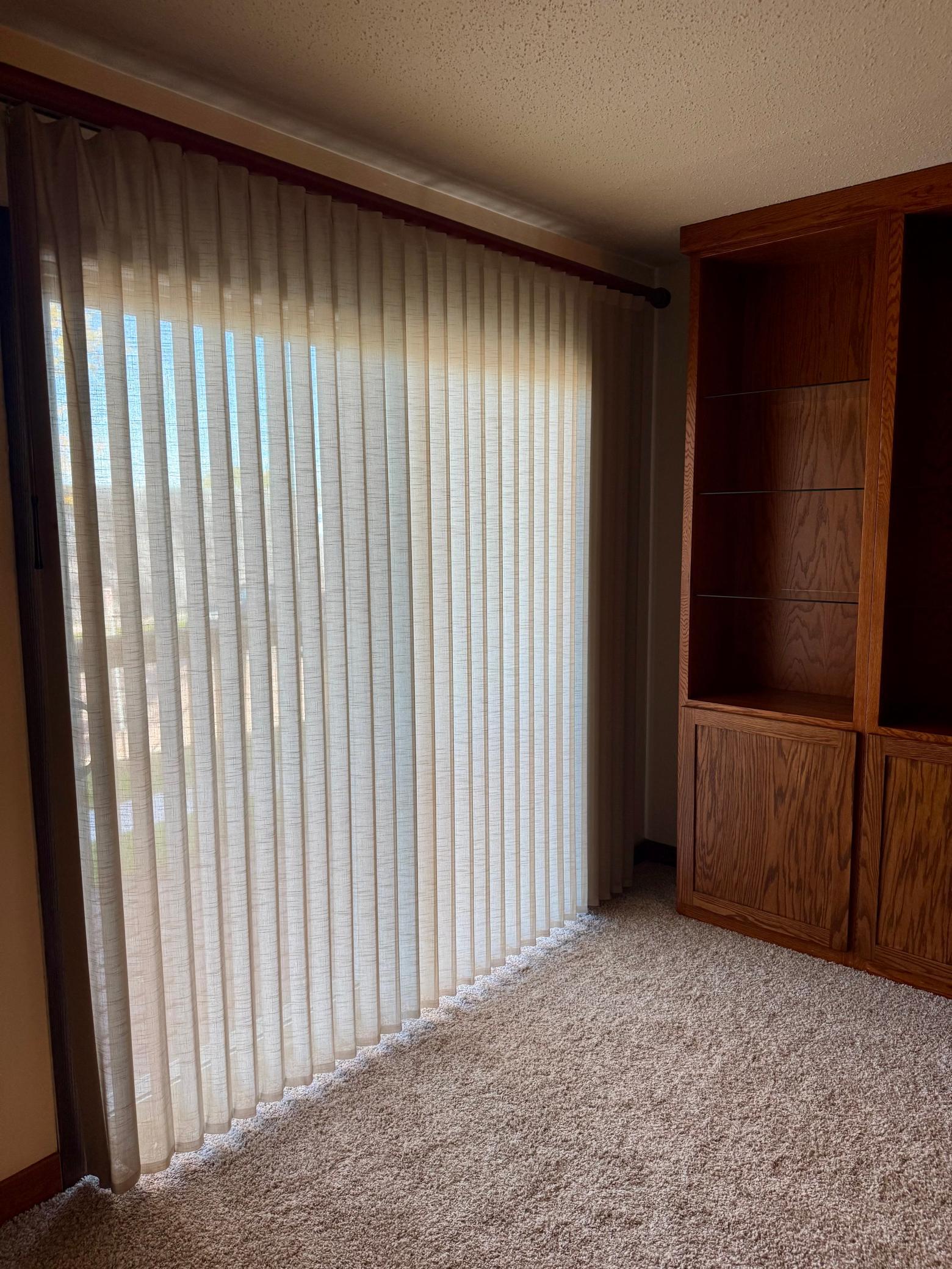 1979 condo for sale at 1102 23rd Street S, Unit D10 in Fargo, ND — 2 bed, 1 bath (photo 5 of 23)