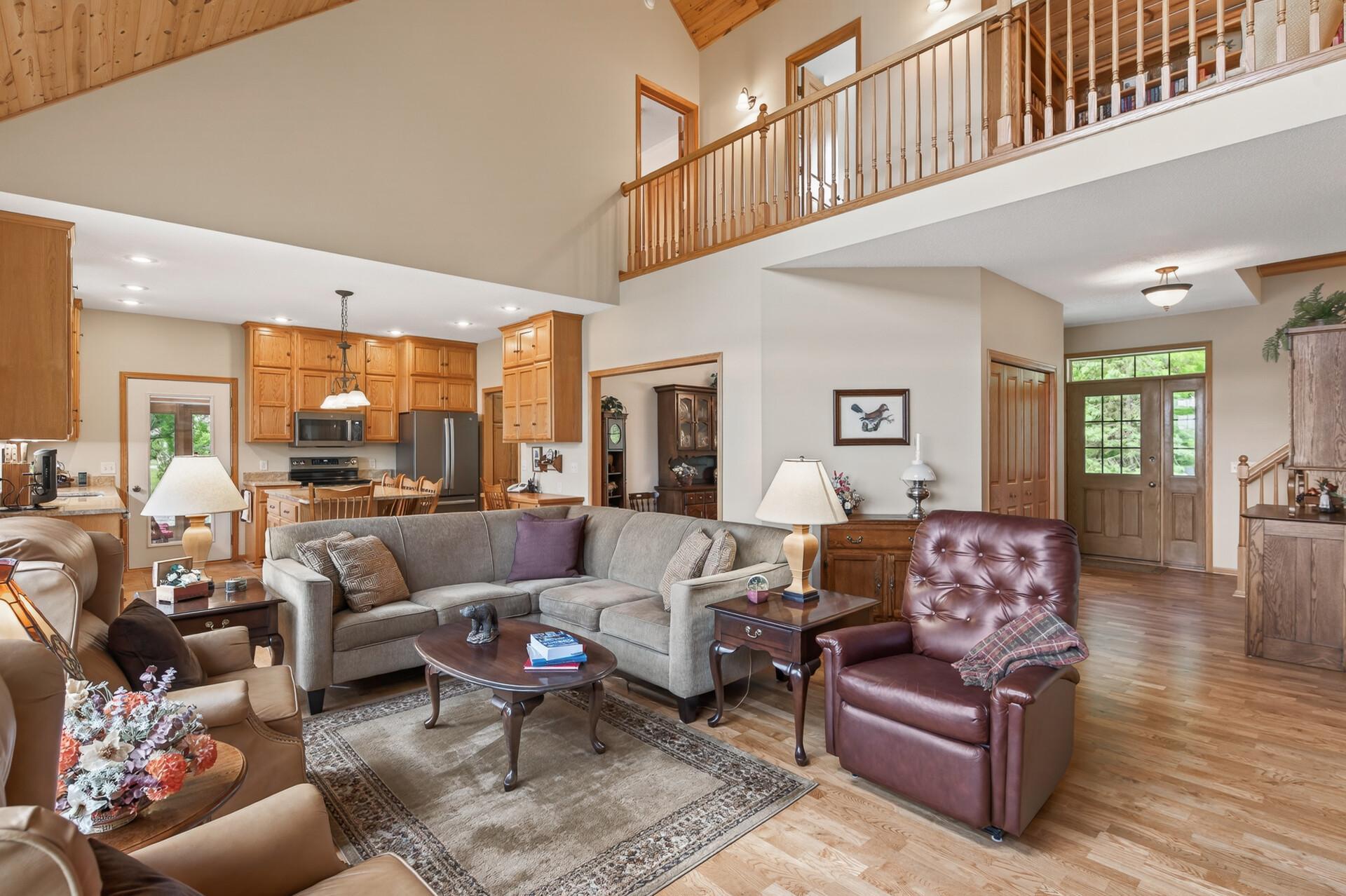 2005 single family home for sale at 12892 Bass Trail in Sauk Centre, MN — 4 bed, 5 bath (photo 14 of 116)