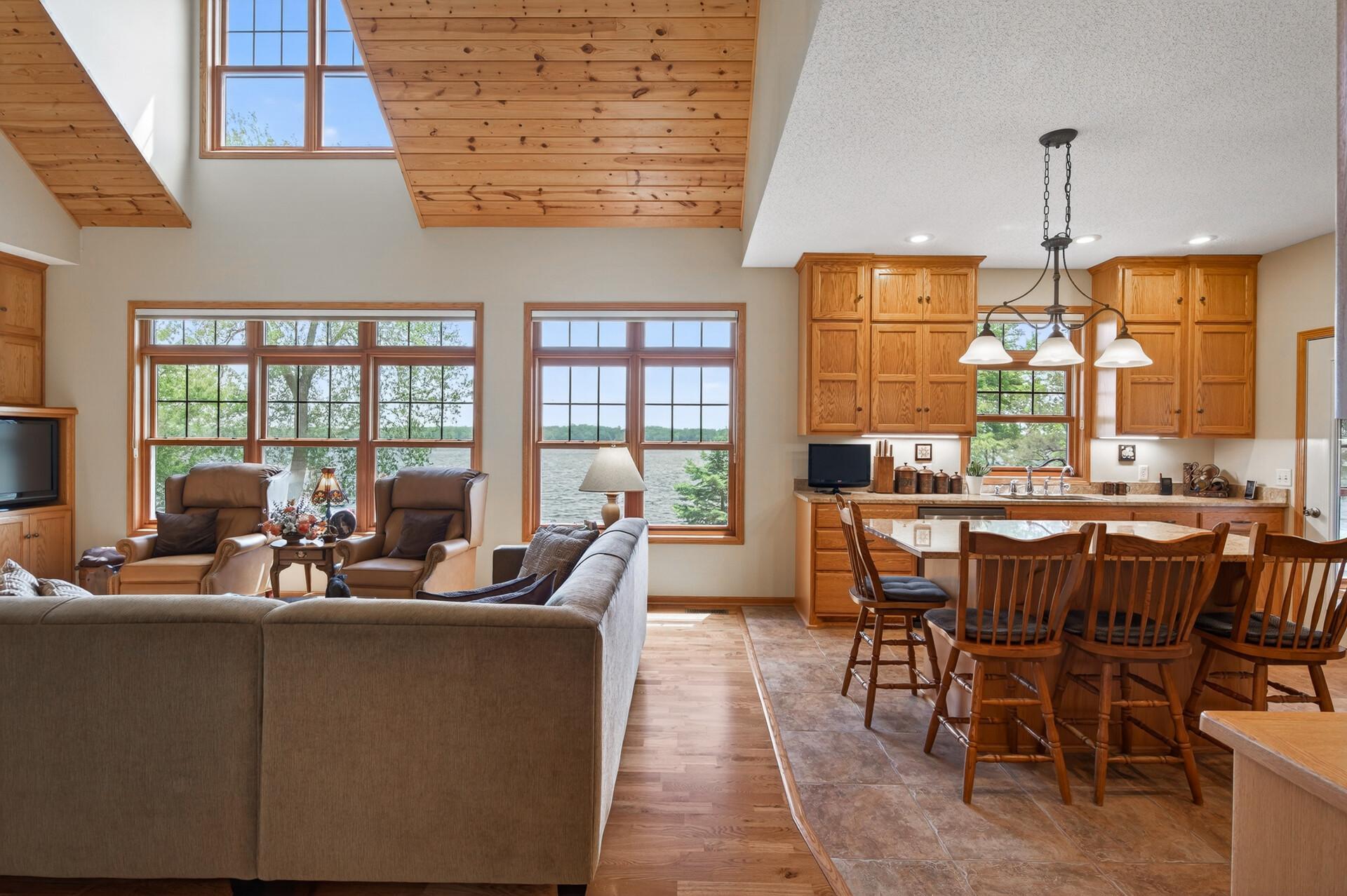 2005 single family home for sale at 12892 Bass Trail in Sauk Centre, MN — 4 bed, 5 bath (photo 17 of 116)