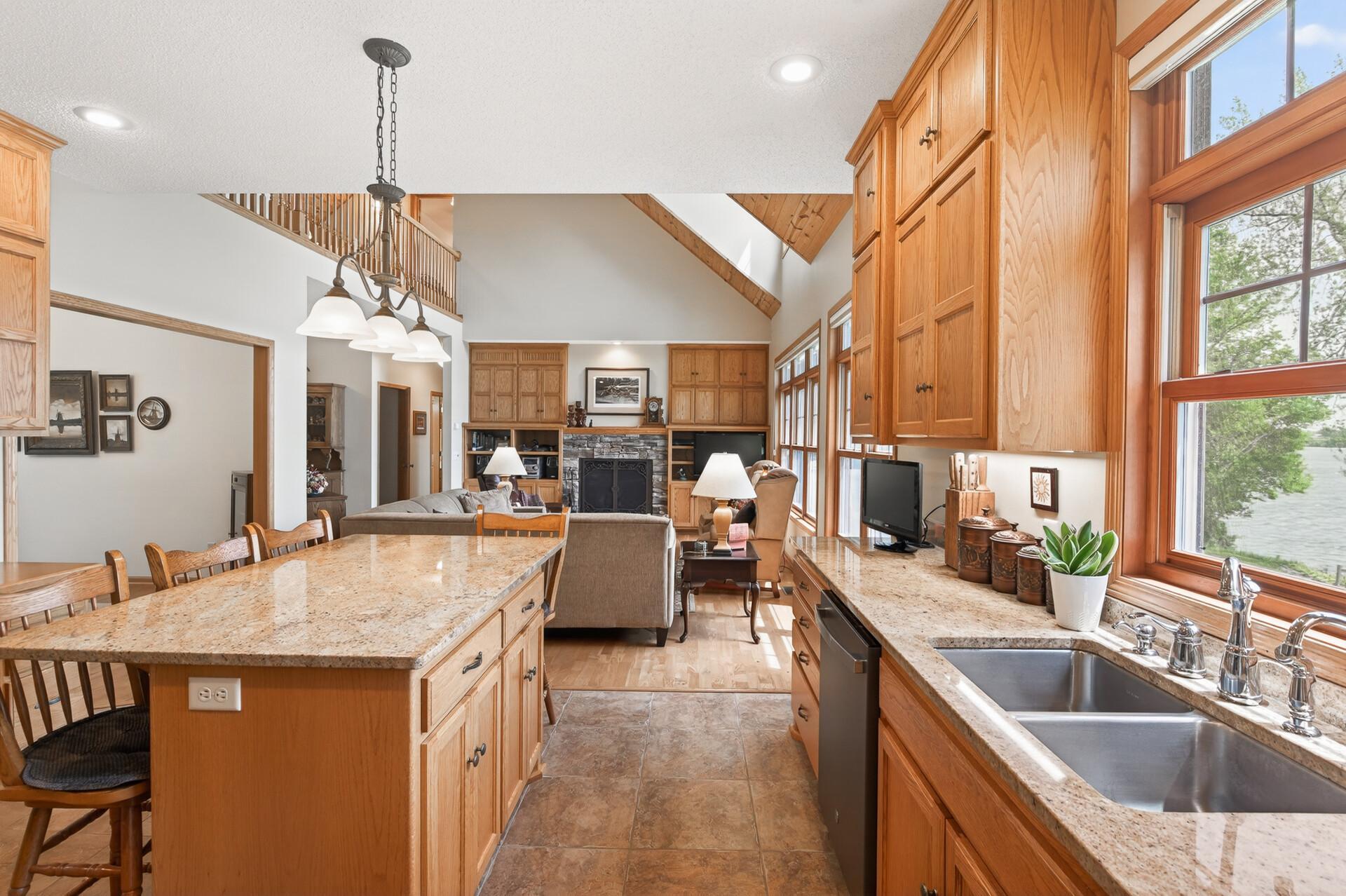 2005 single family home for sale at 12892 Bass Trail in Sauk Centre, MN — 4 bed, 5 bath (photo 18 of 116)