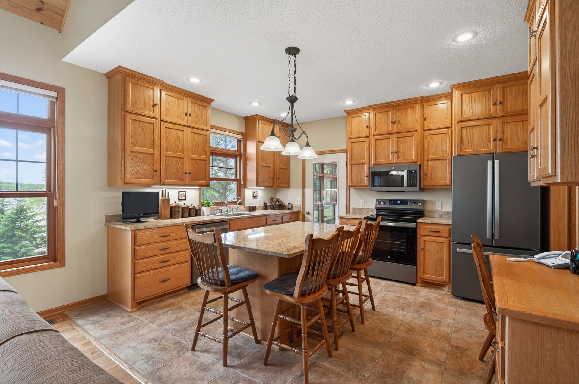 2005 single family home for sale at 12892 Bass Trail in Sauk Centre, MN — 4 bed, 5 bath (photo 20 of 116)