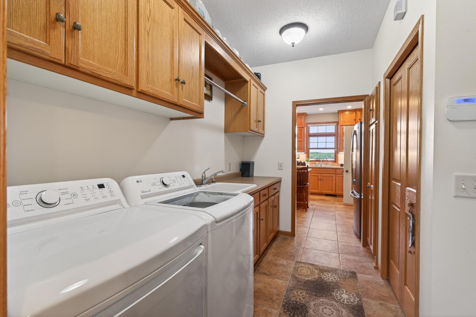 2005 single family home for sale at 12892 Bass Trail in Sauk Centre, MN — 4 bed, 5 bath (photo 32 of 116)