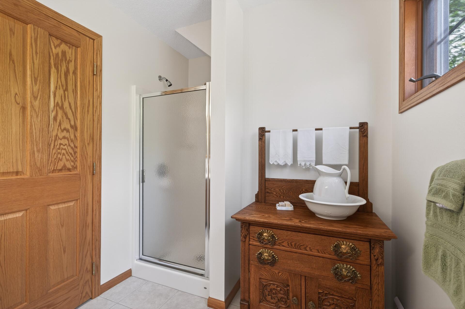 2005 single family home for sale at 12892 Bass Trail in Sauk Centre, MN — 4 bed, 5 bath (photo 48 of 116)