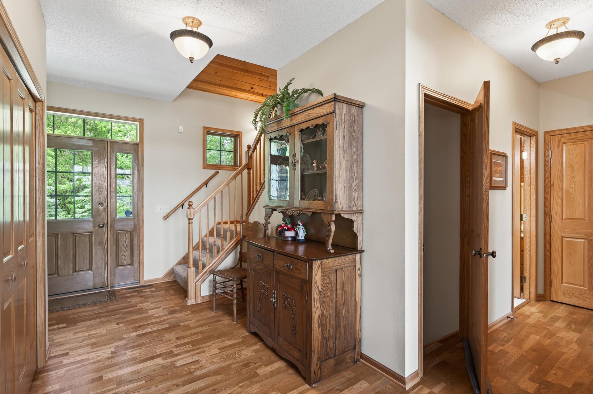 2005 single family home for sale at 12892 Bass Trail in Sauk Centre, MN — 4 bed, 5 bath (photo 7 of 116)
