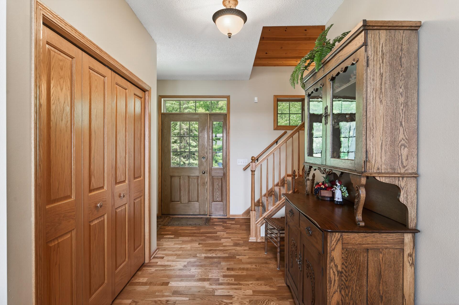 2005 single family home for sale at 12892 Bass Trail in Sauk Centre, MN — 4 bed, 5 bath (photo 8 of 116)