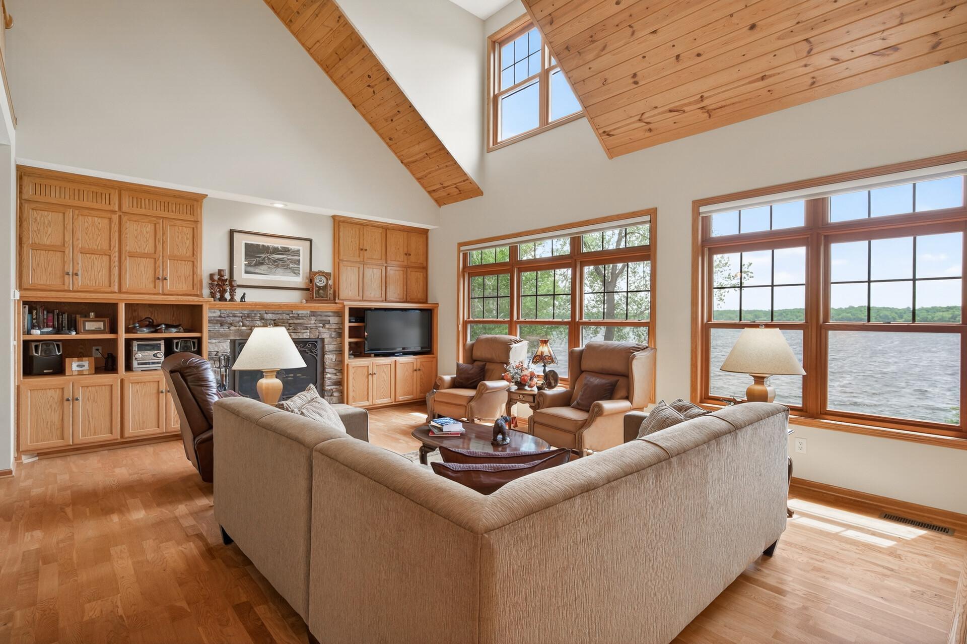 2005 single family home for sale at 12892 Bass Trail in Sauk Centre, MN — 4 bed, 5 bath (photo 10 of 116)