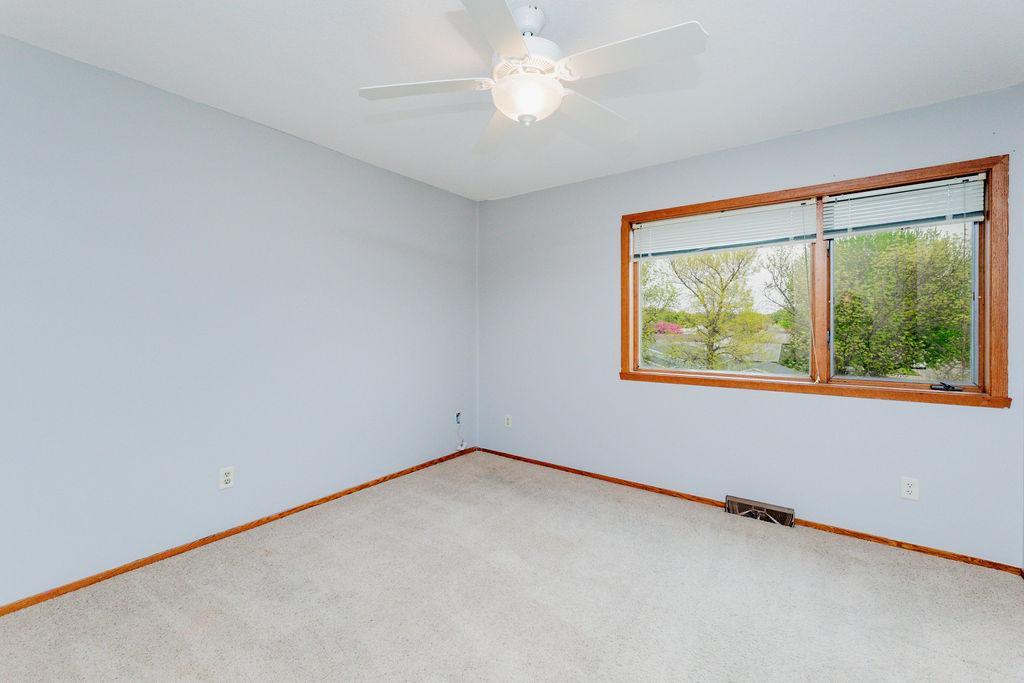 305 6th Street NW, West Fargo ND 58078 - Photo 8 of 20