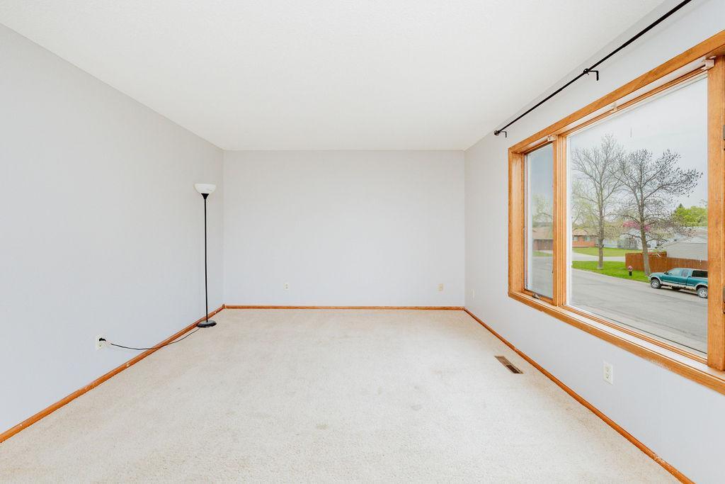 305 6th Street NW, West Fargo ND 58078 - Photo 10 of 20
