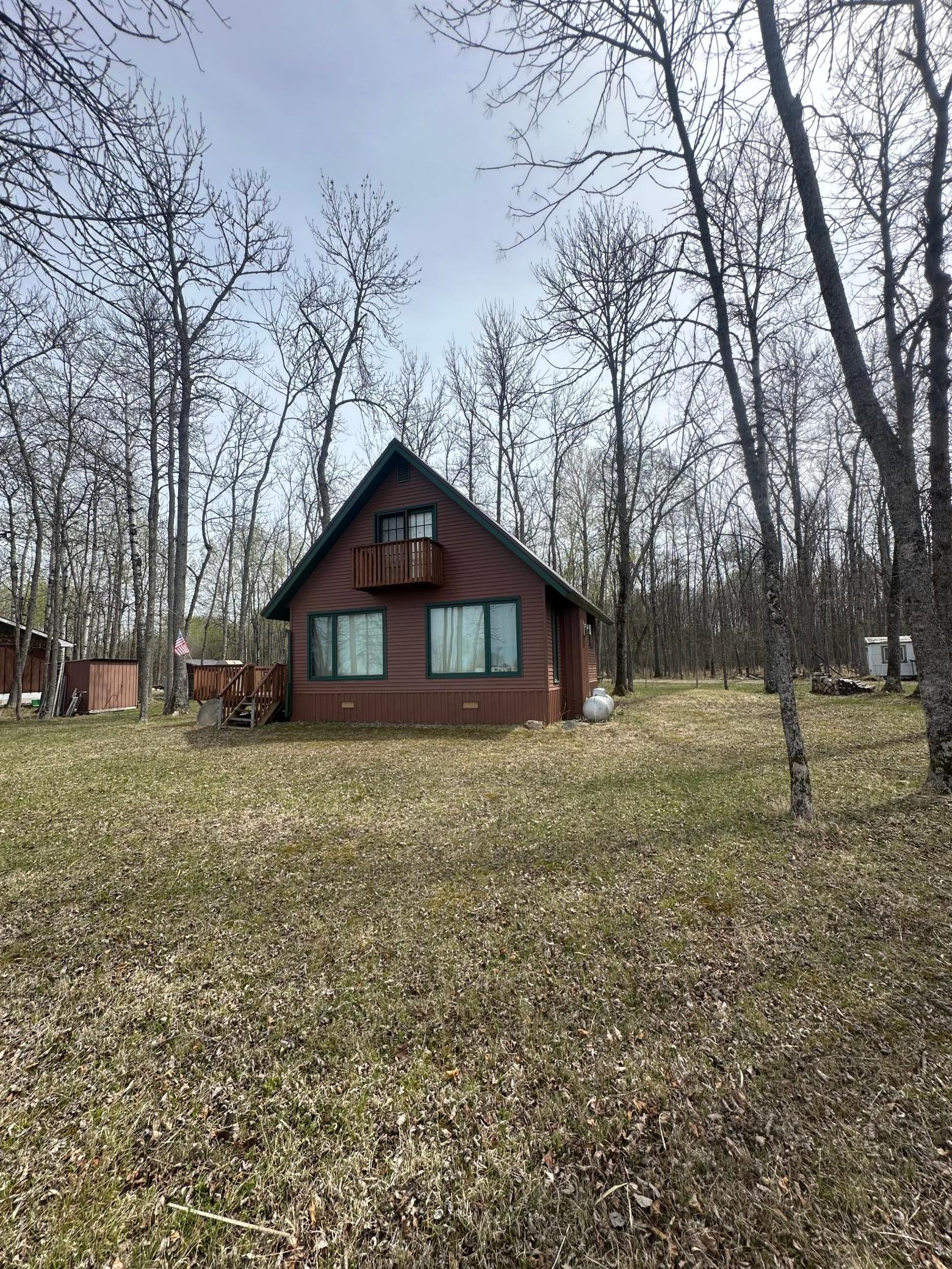 1987 single family home for sale at 17413 E Pine Drive NW in Angle Inlet, MN — 2 bed, 1 bath (photo 2 of 15)