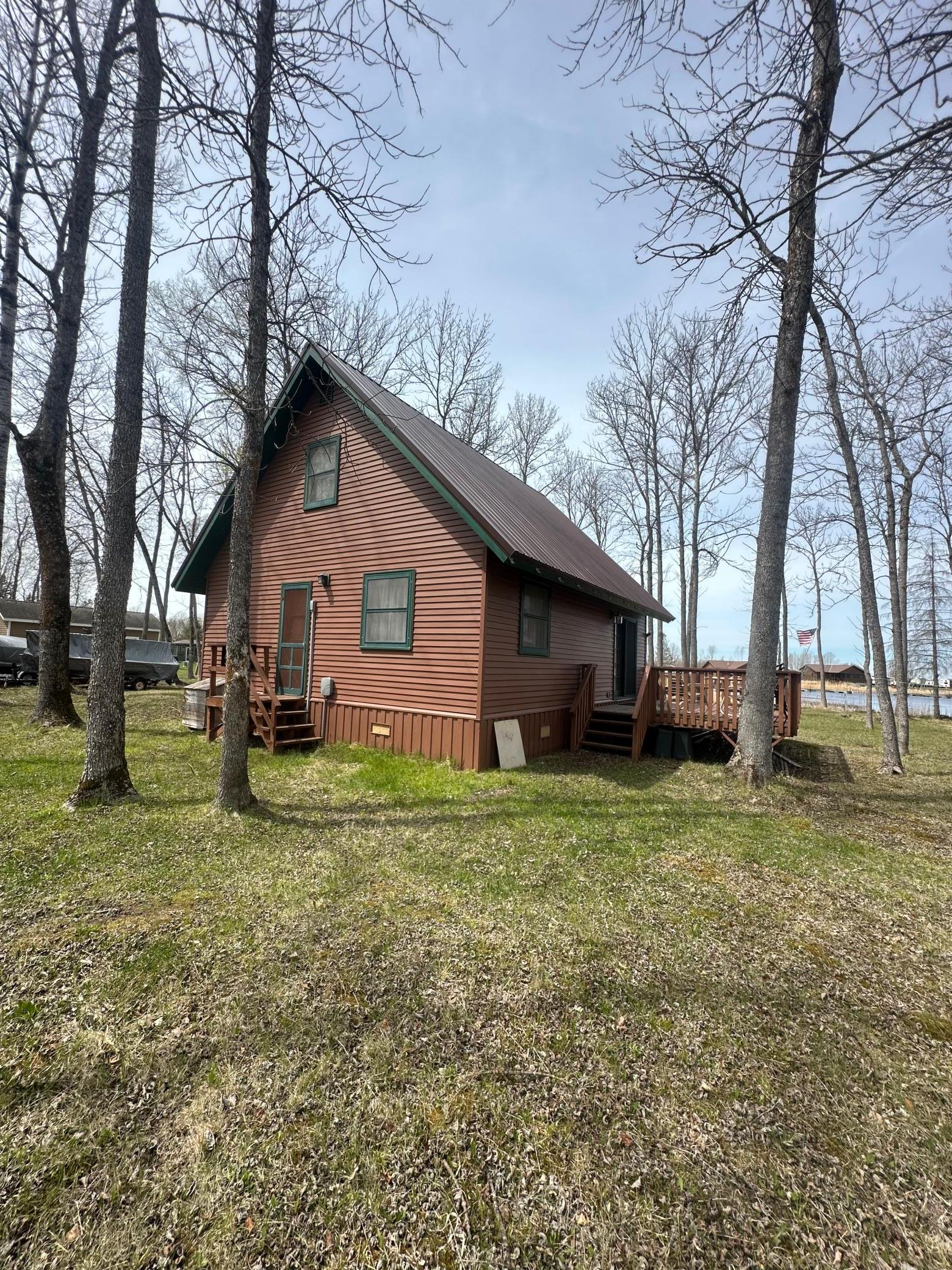 1987 single family home for sale at 17413 E Pine Drive NW in Angle Inlet, MN — 2 bed, 1 bath (photo 3 of 15)