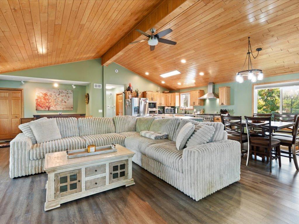 1995 single family home for sale at 24510 Mail Route Road in Brainerd, MN — 5 bed, 3 bath (photo 5 of 71)