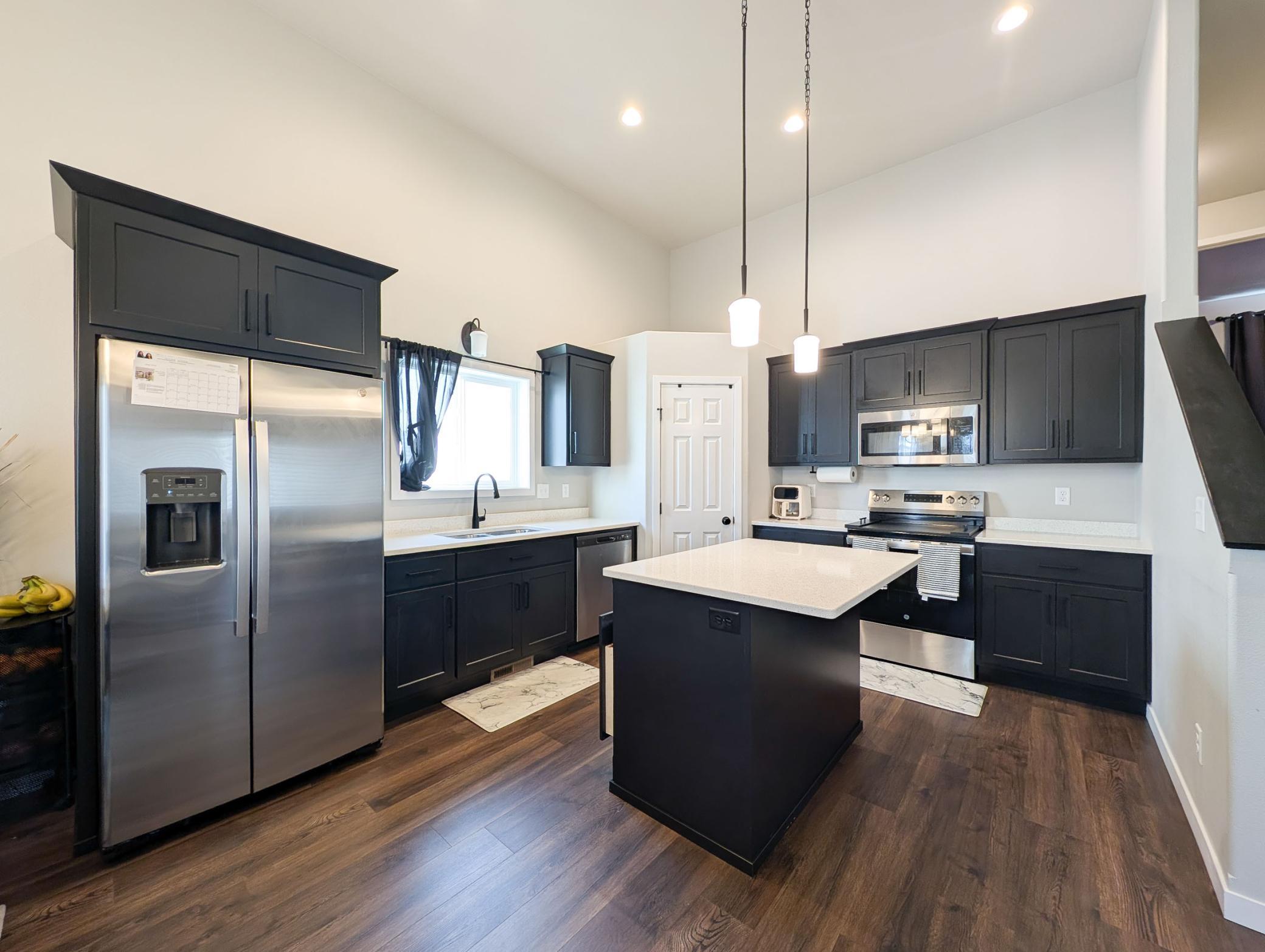 2024 single family home for sale at 7047 Benji Lane in Horace, ND — 3 bed, 3 bath (photo 12 of 41)