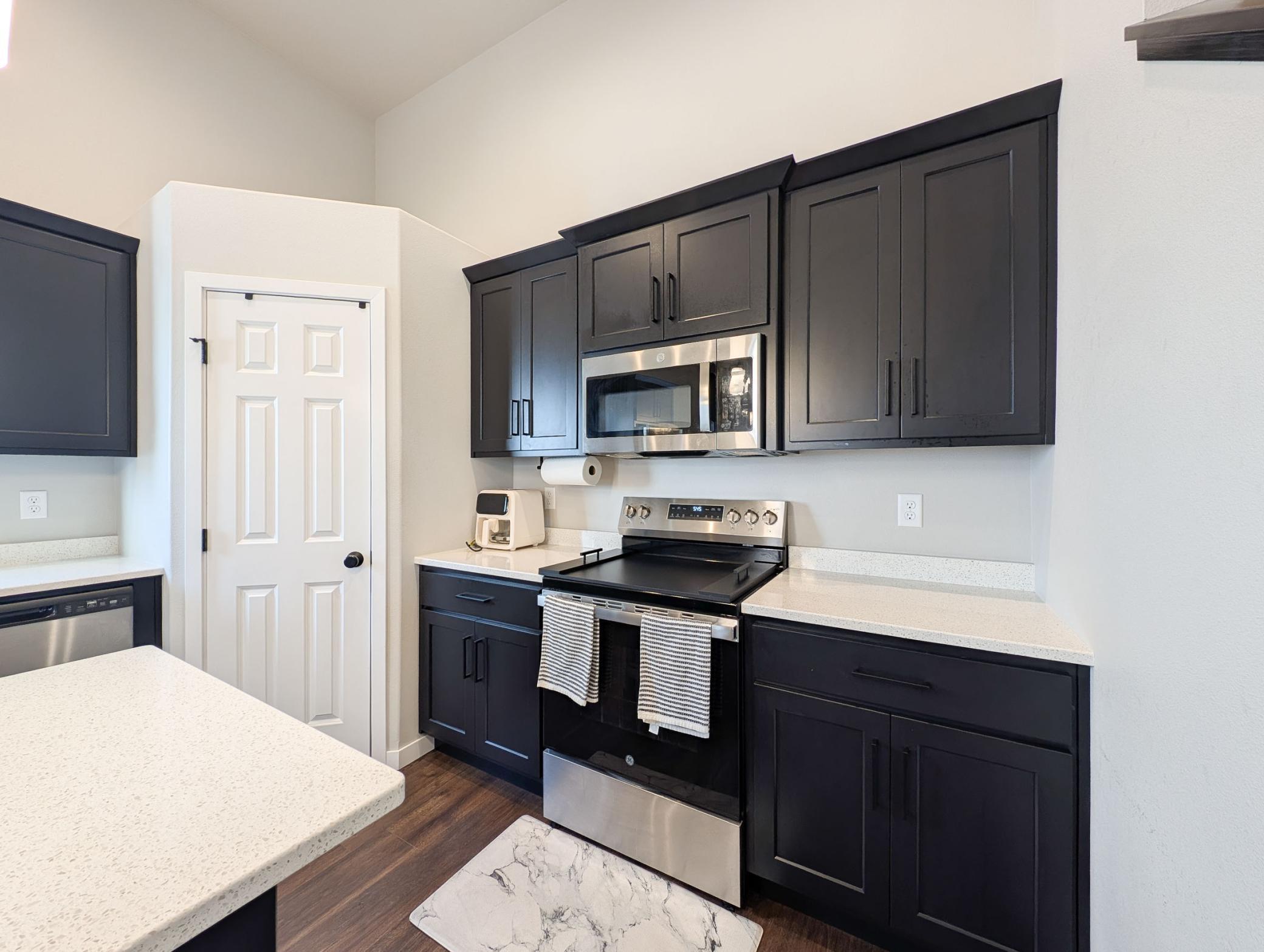 2024 single family home for sale at 7047 Benji Lane in Horace, ND — 3 bed, 3 bath (photo 13 of 41)