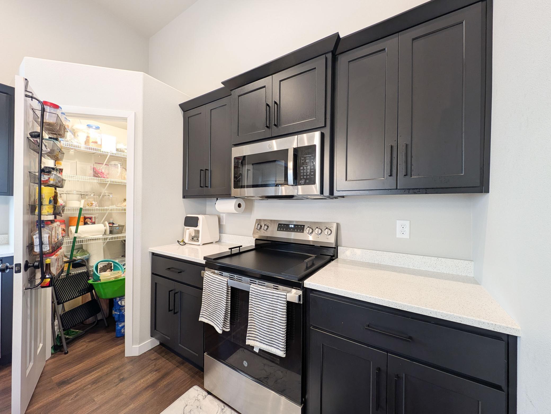 2024 single family home for sale at 7047 Benji Lane in Horace, ND — 3 bed, 3 bath (photo 14 of 41)