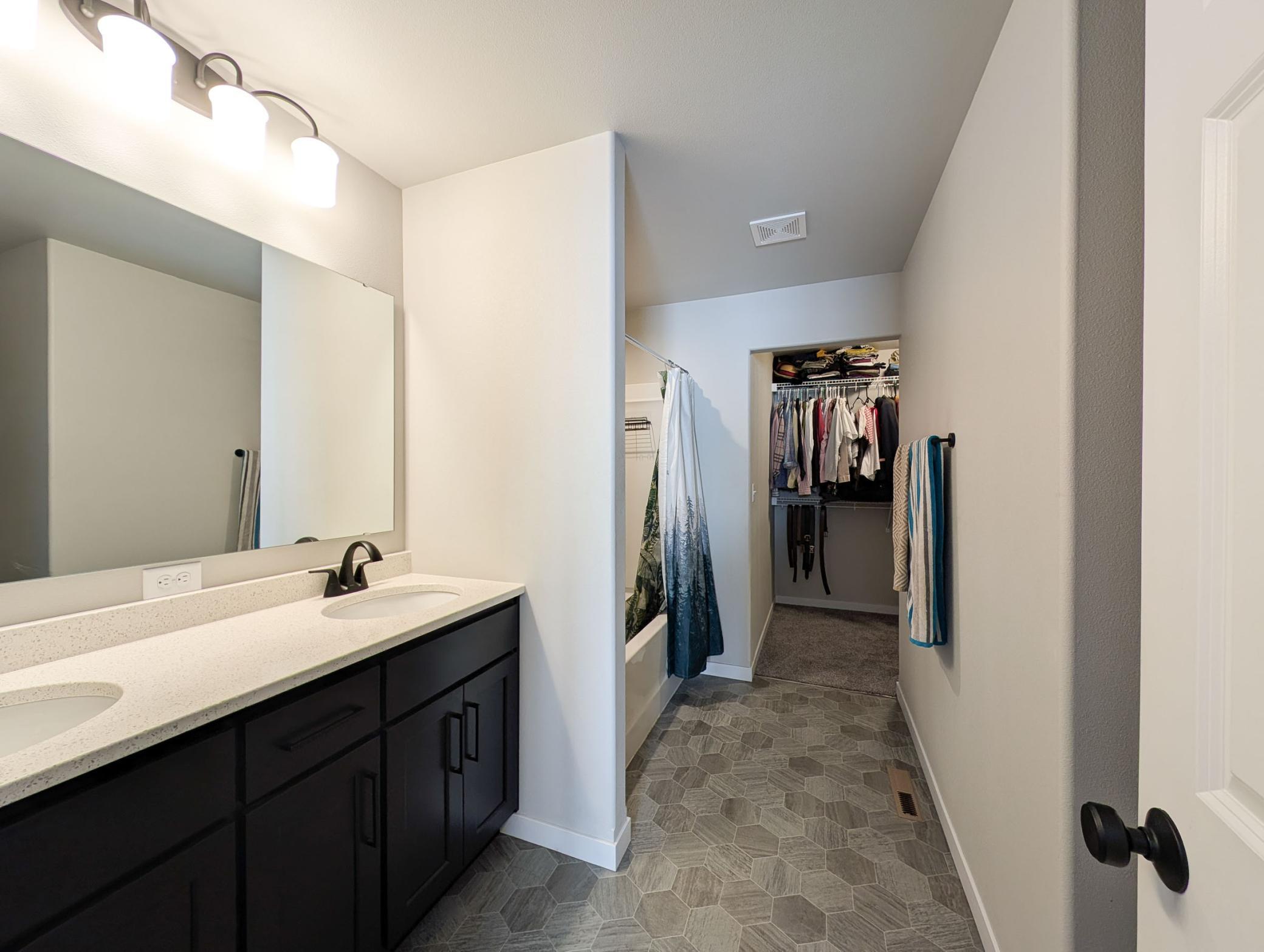 2024 single family home for sale at 7047 Benji Lane in Horace, ND — 3 bed, 3 bath (photo 22 of 41)