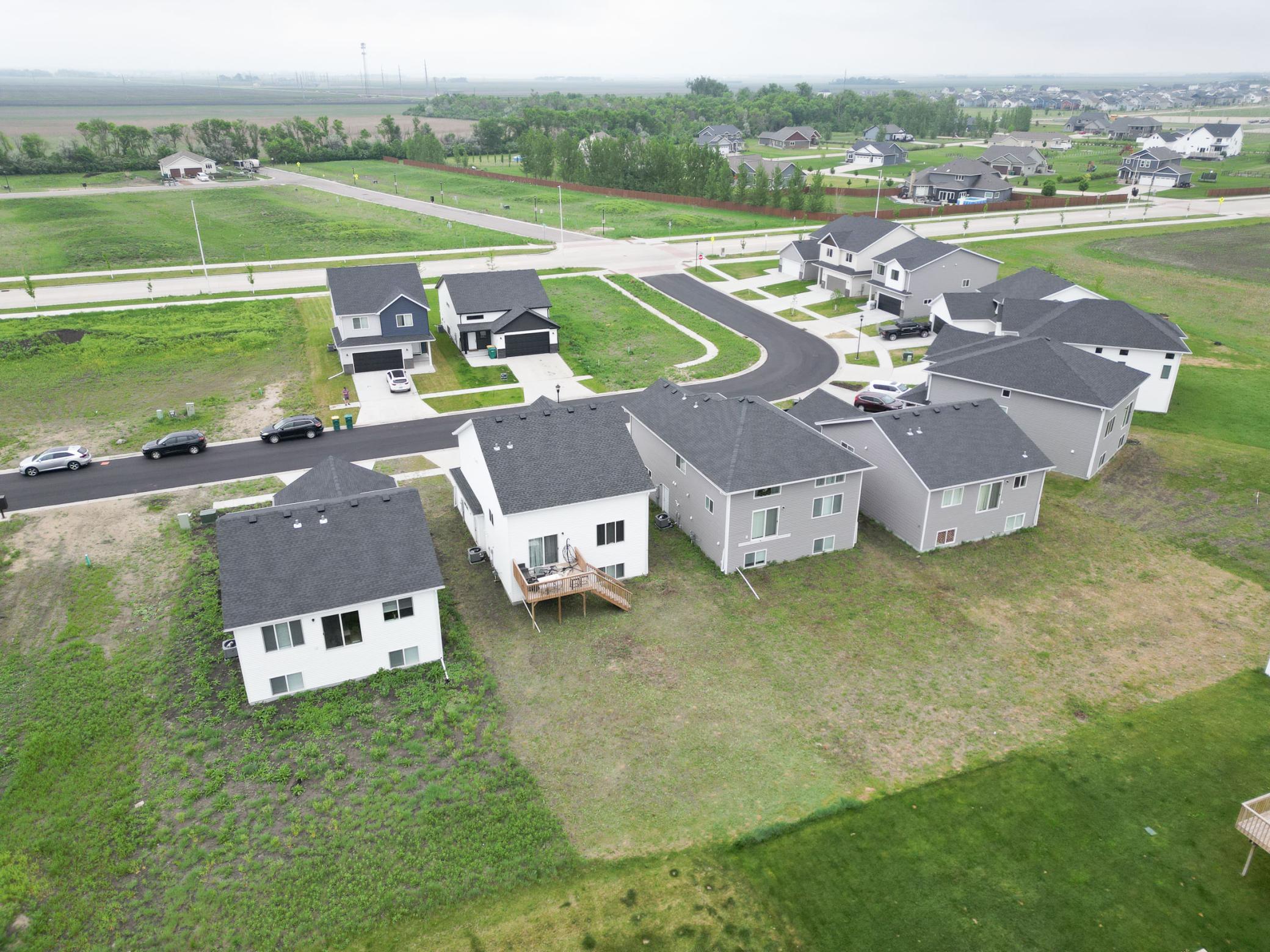 2024 single family home for sale at 7047 Benji Lane in Horace, ND — 3 bed, 3 bath (photo 5 of 41)
