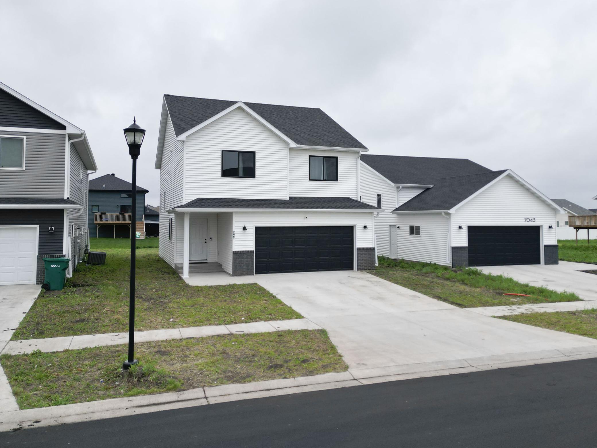 2024 single family home for sale at 7047 Benji Lane in Horace, ND — 3 bed, 3 bath (photo 6 of 41)