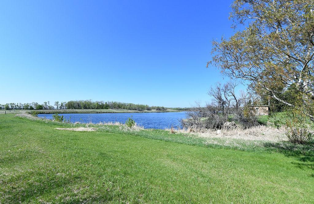 1978 single family home for sale at 347 4th Avenue W in Hunter, ND — 4 bed, 3 bath (photo 2 of 19)