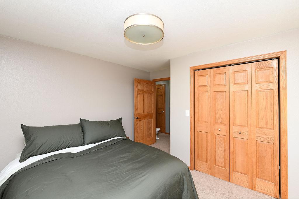 1978 single family home for sale at 347 4th Avenue W in Hunter, ND — 4 bed, 3 bath (photo 12 of 19)
