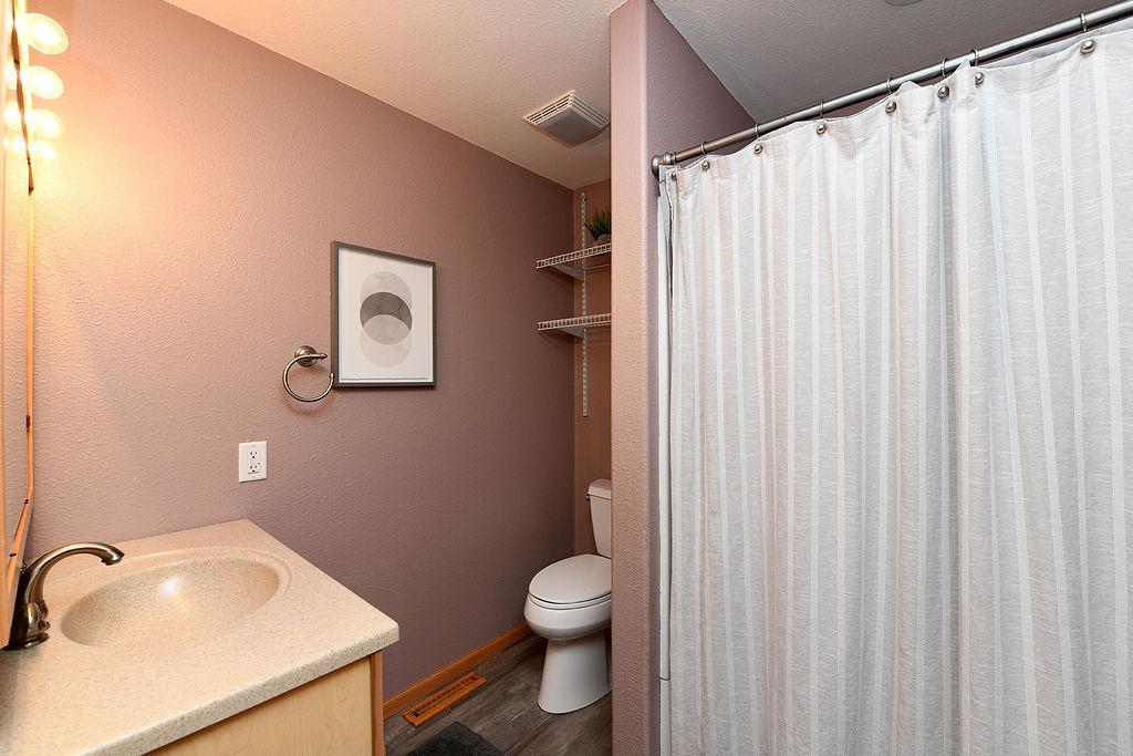 1978 single family home for sale at 347 4th Avenue W in Hunter, ND — 4 bed, 3 bath (photo 14 of 19)