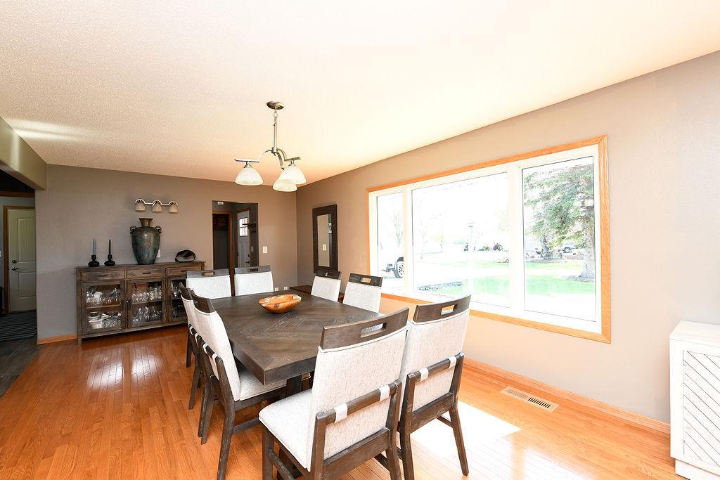 1978 single family home for sale at 347 4th Avenue W in Hunter, ND — 4 bed, 3 bath (photo 4 of 19)