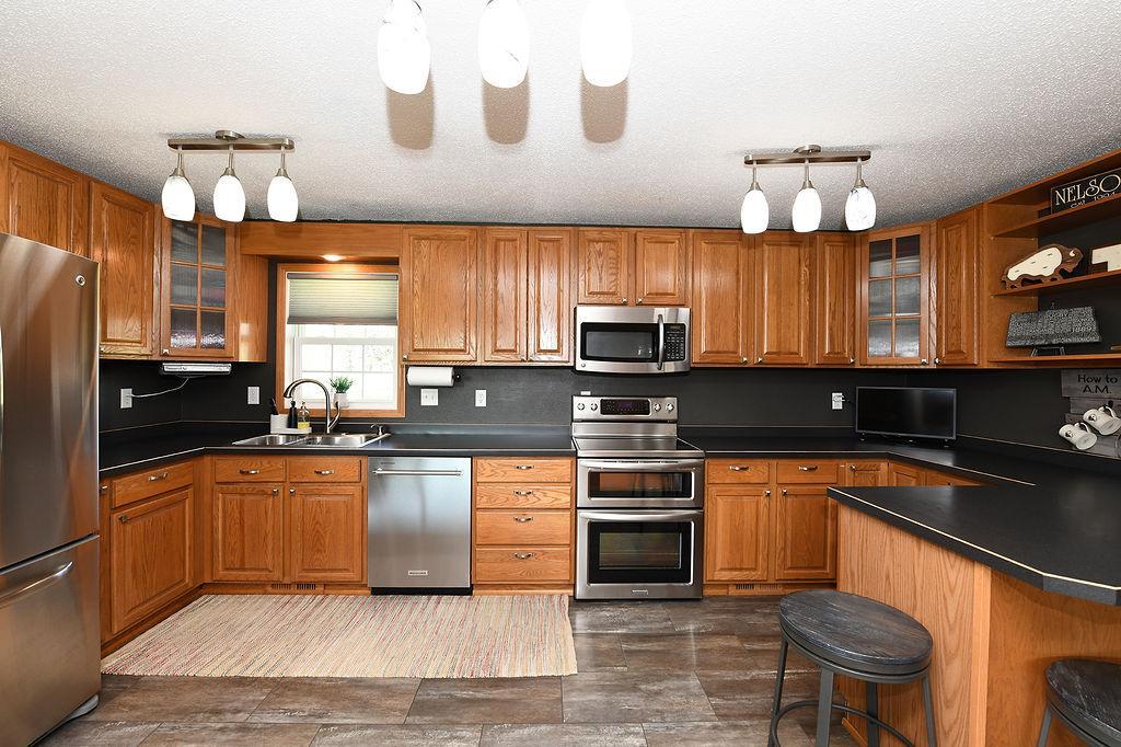 1978 single family home for sale at 347 4th Avenue W in Hunter, ND — 4 bed, 3 bath (photo 6 of 19)