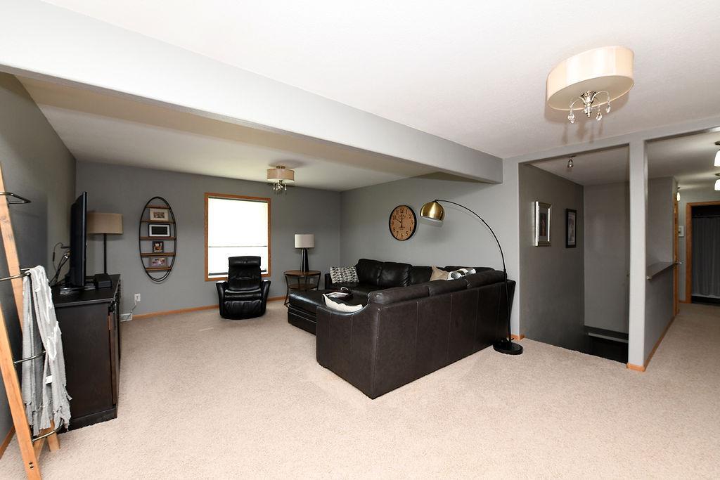 1978 single family home for sale at 347 4th Avenue W in Hunter, ND — 4 bed, 3 bath (photo 7 of 19)