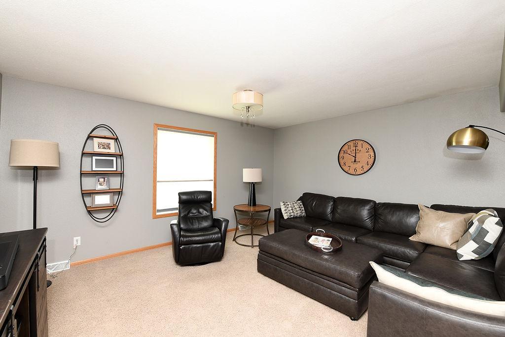 1978 single family home for sale at 347 4th Avenue W in Hunter, ND — 4 bed, 3 bath (photo 9 of 19)